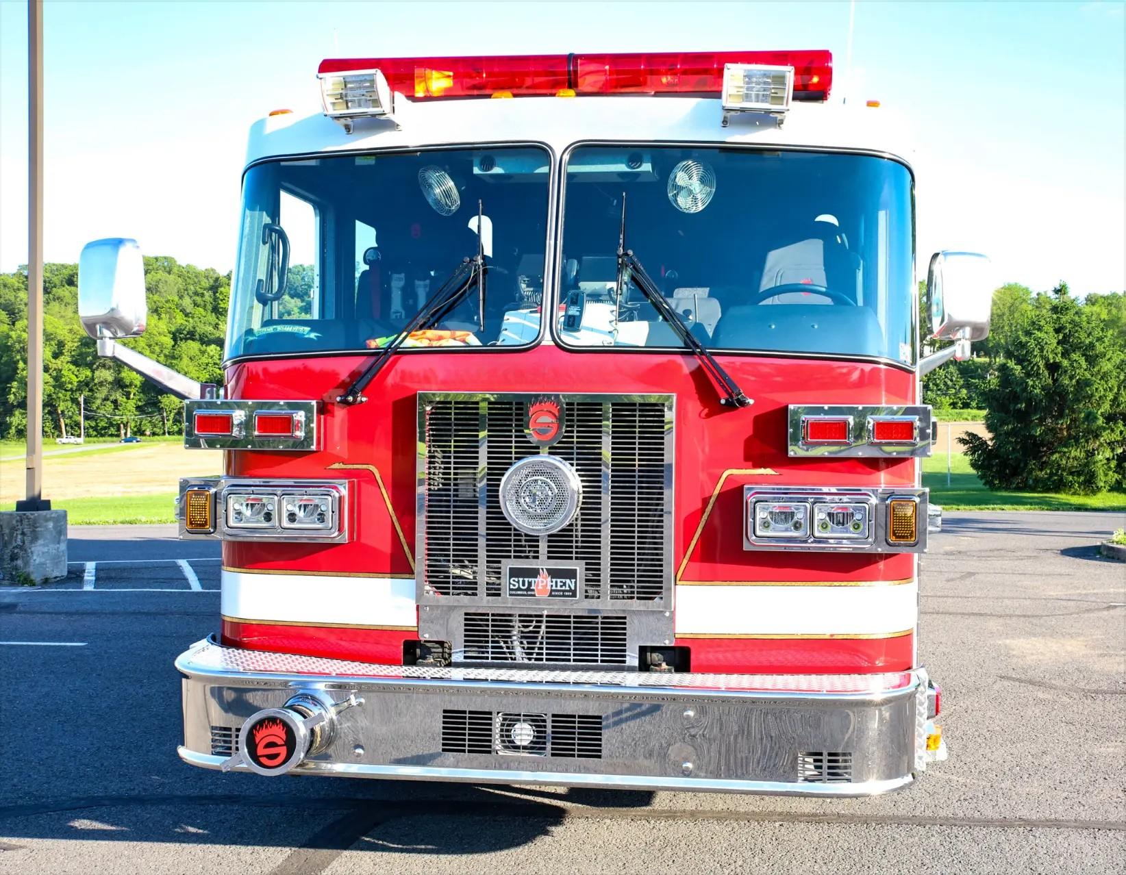 2005 Sutphen Monarch Pumper 2000/1000 - image 4