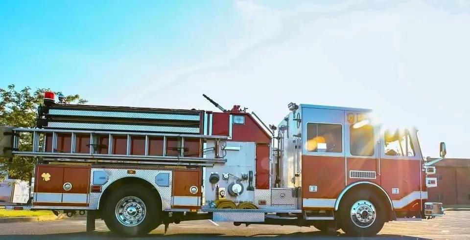 2005 Sutphen Monarch Pumper 2000/1000 - image 5