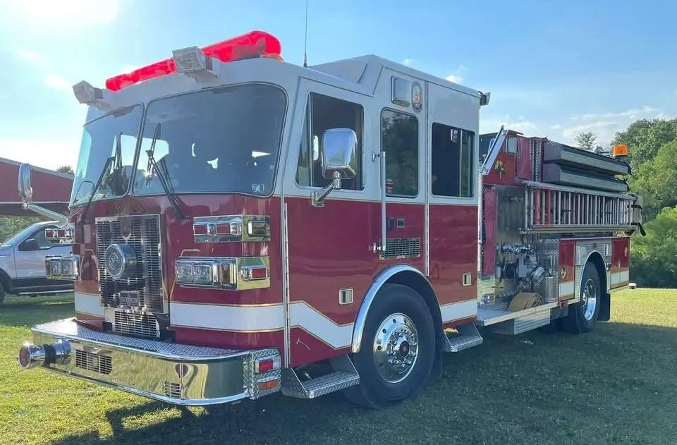 2005 Sutphen Monarch Pumper 2000/1000
