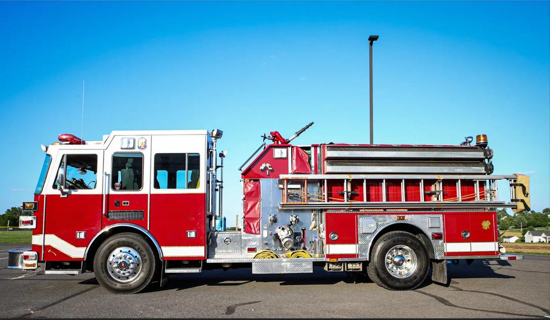 2005 Sutphen Monarch Pumper 2000/1000