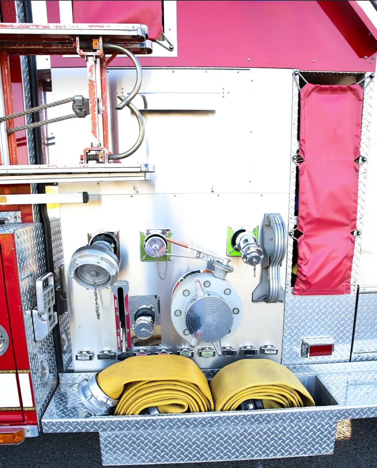 2005 Sutphen Monarch Pumper 2000/1000 - image 18