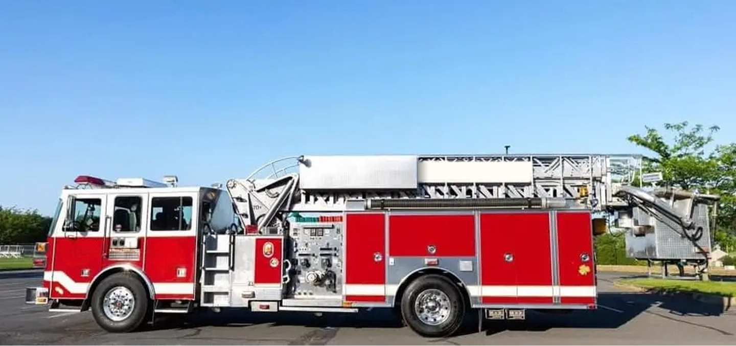 1999 Sutphen Tower 70' Platform - image 4