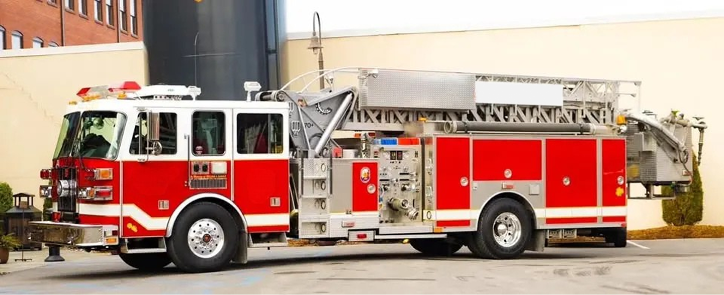 1999 Sutphen Tower 70' Platform - image 3