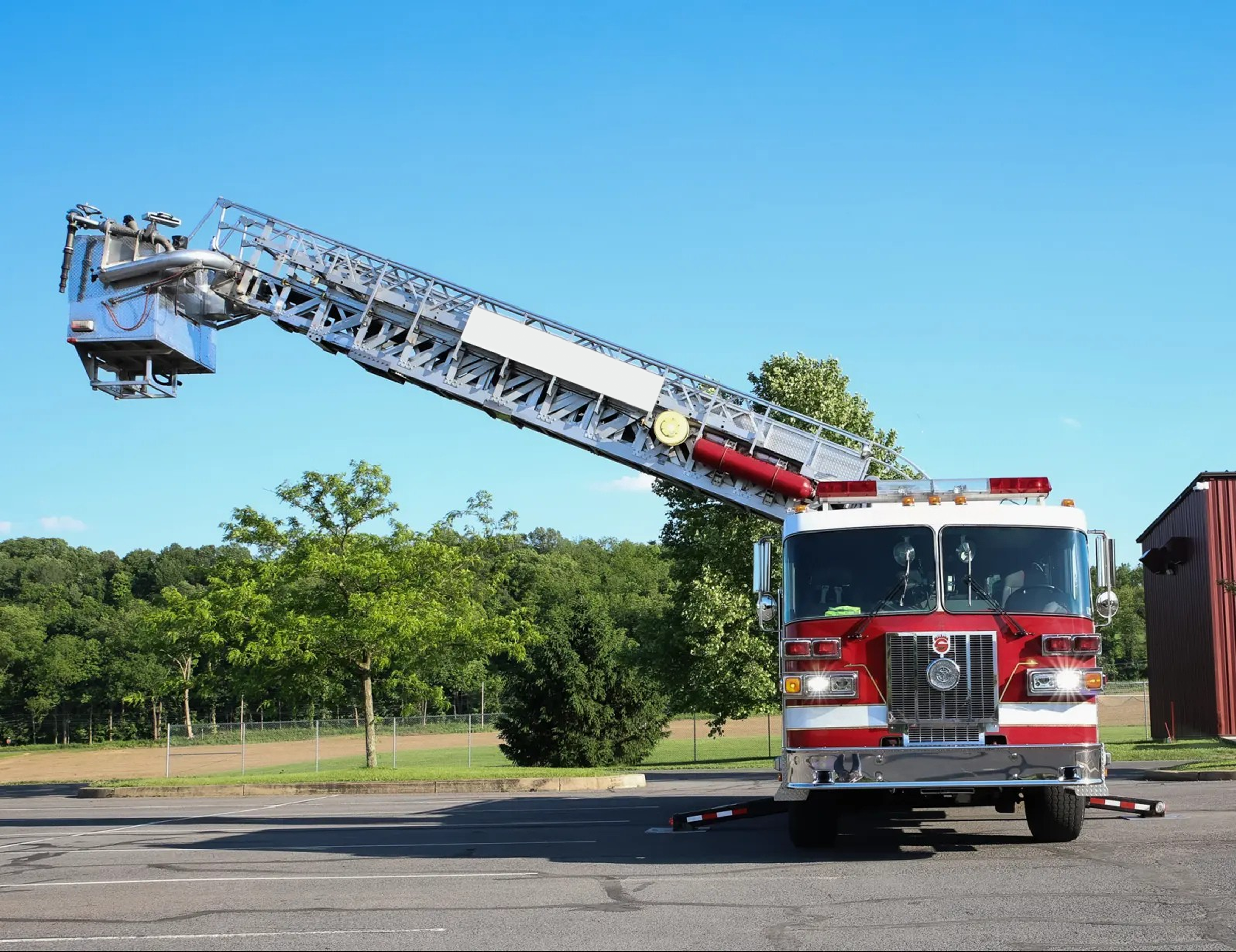 1999 Sutphen Tower 70' Platform - image 10