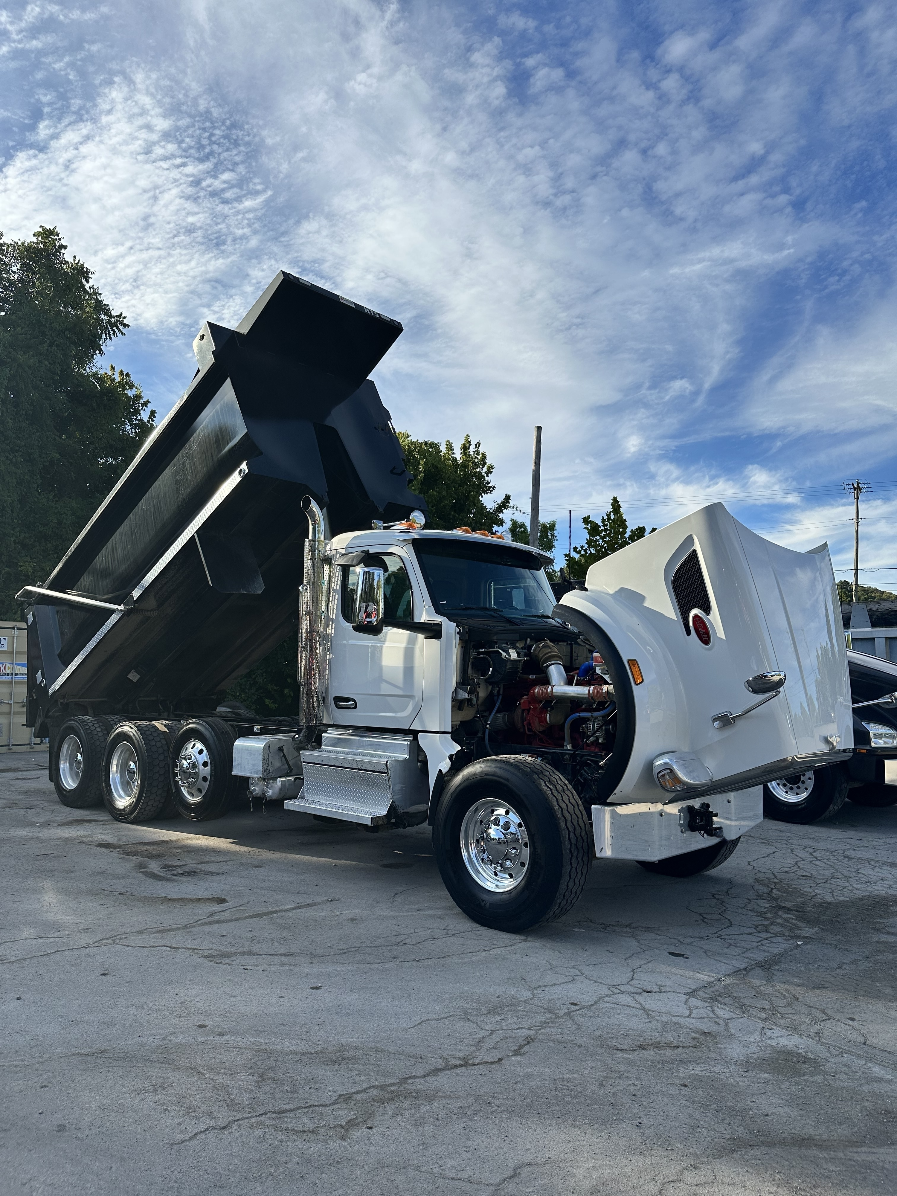 2025 Peterbilt 567 Dump Truck - image 3