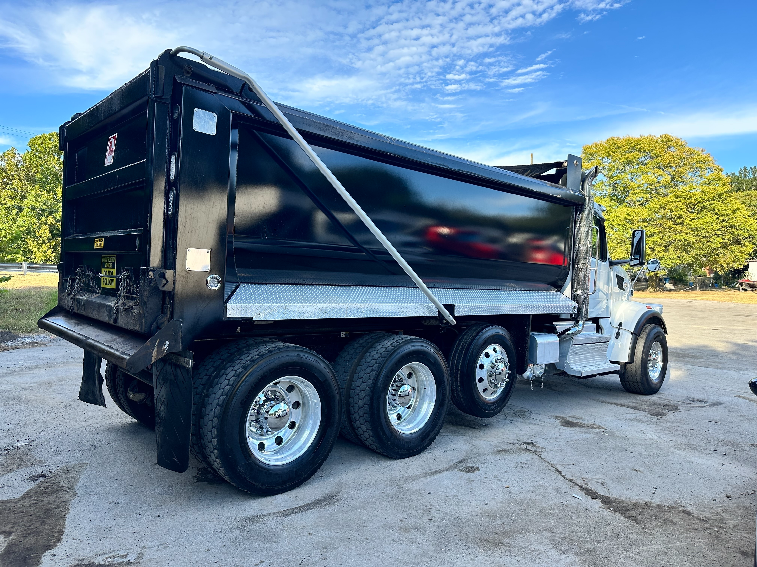 2025 Peterbilt 567 Dump Truck - image 6