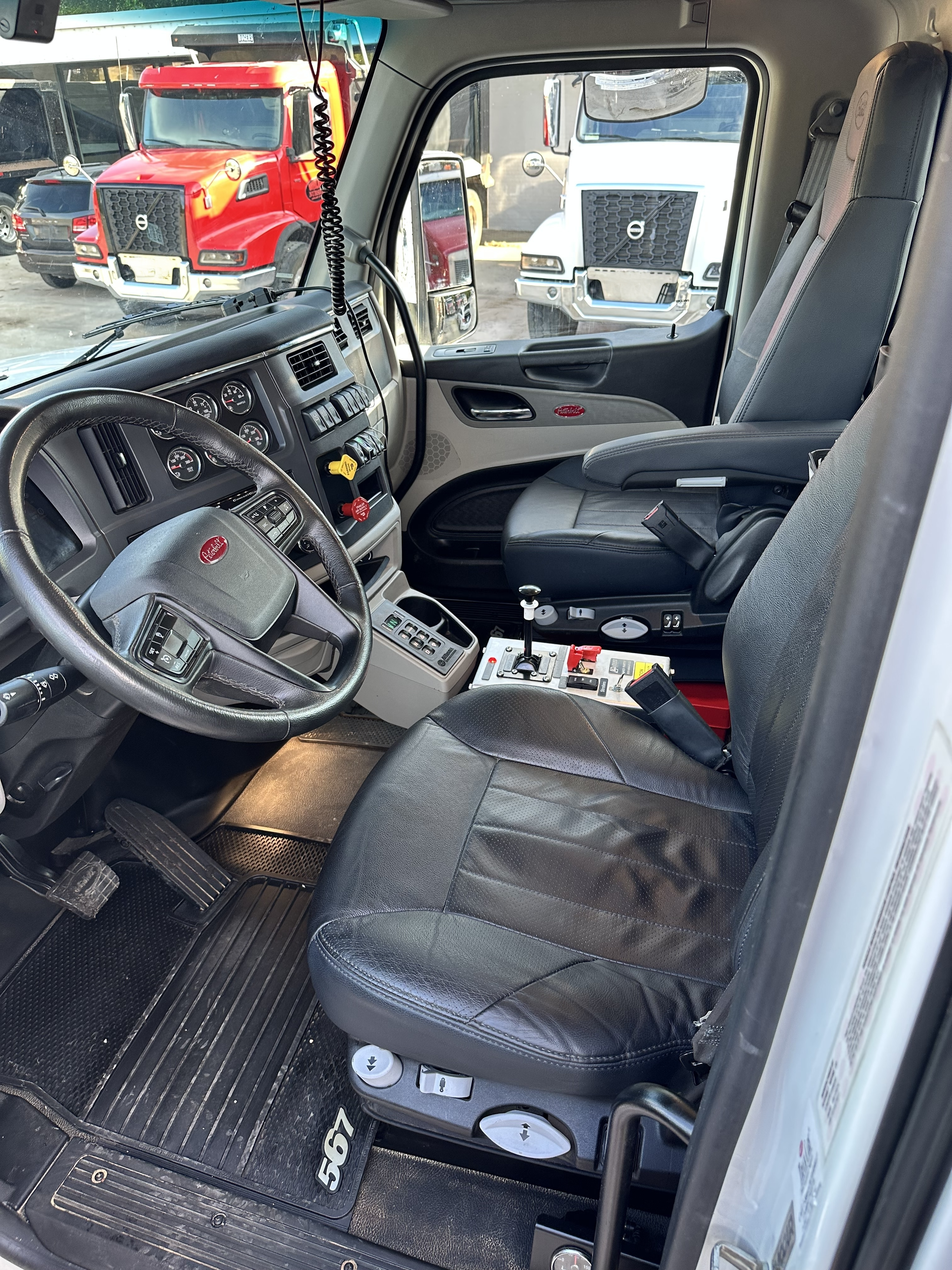2025 Peterbilt 567 Dump Truck - image 8
