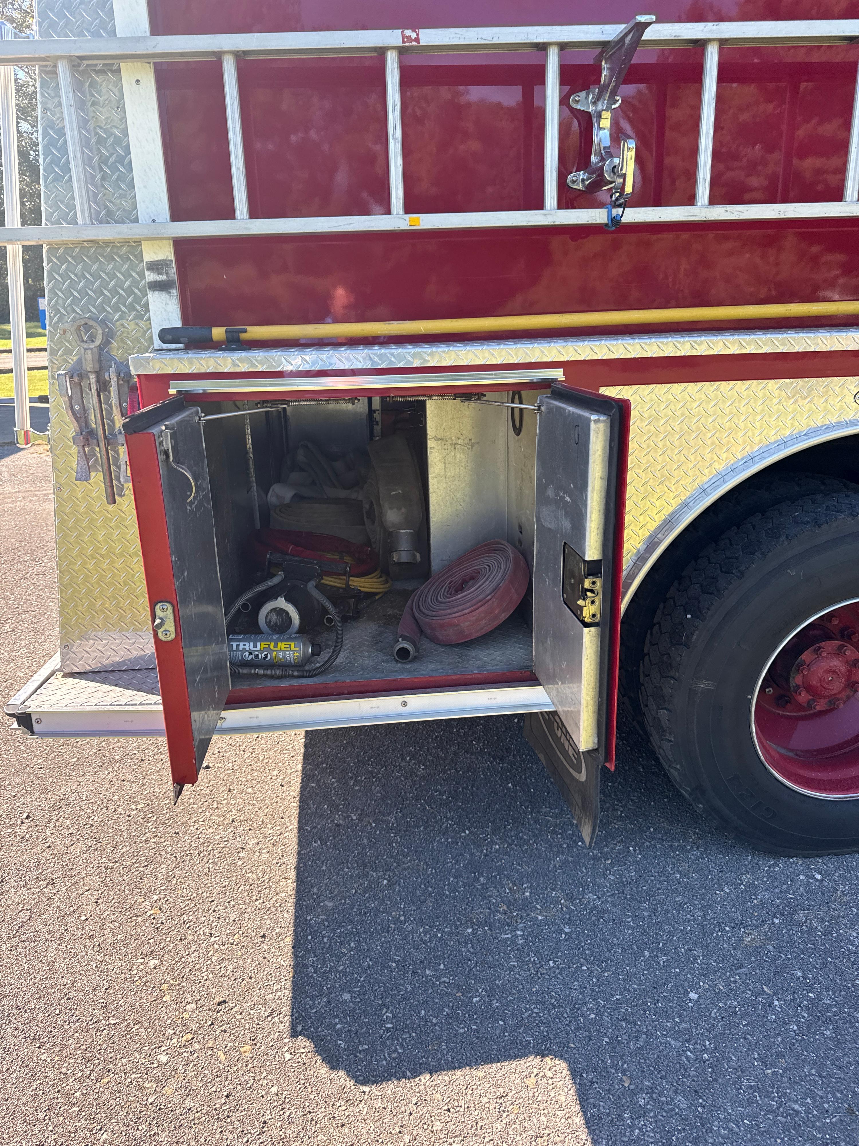 1994 E-One Ford Pumper - image 9