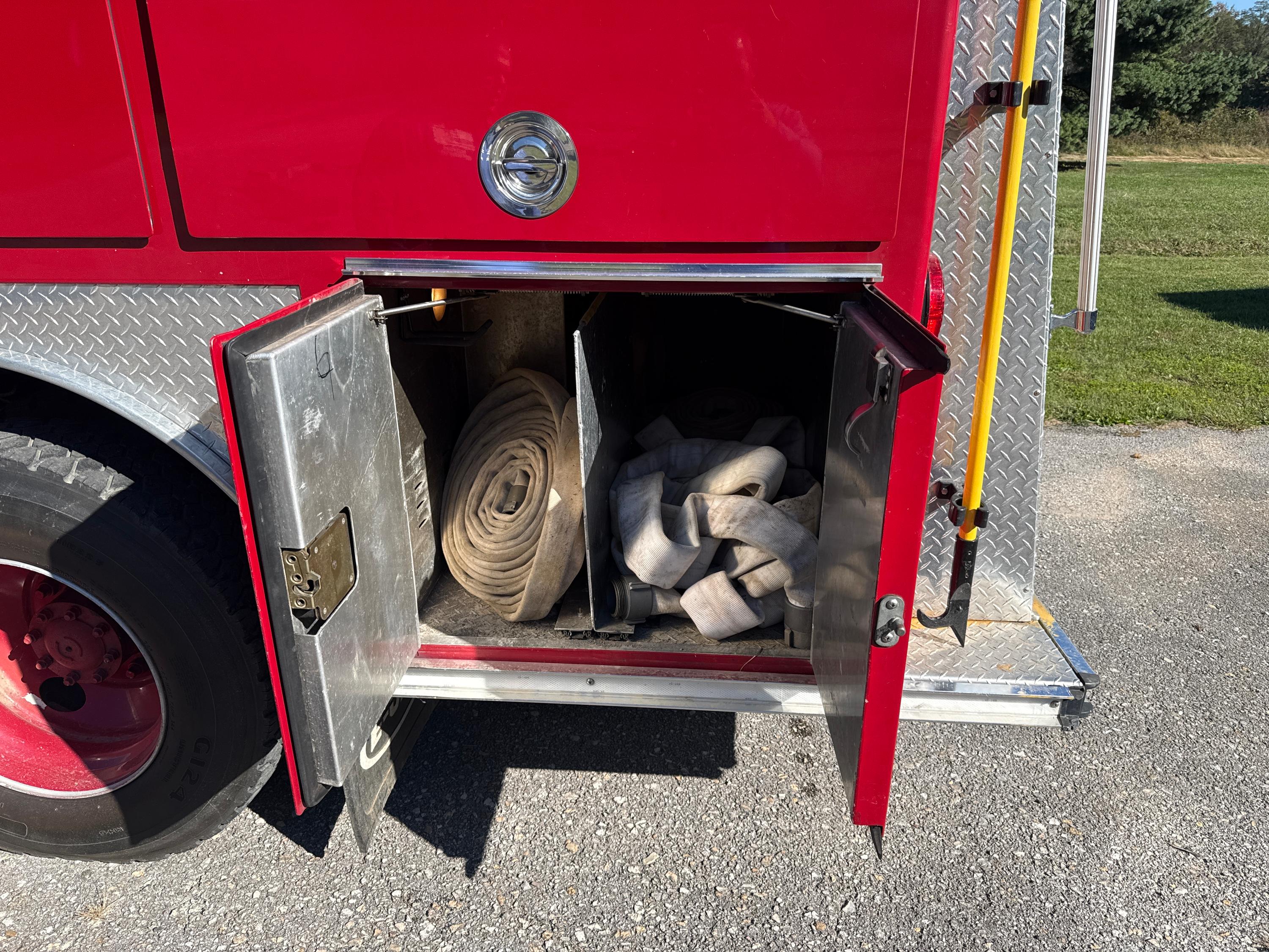 1994 E-One Ford Pumper - image 8