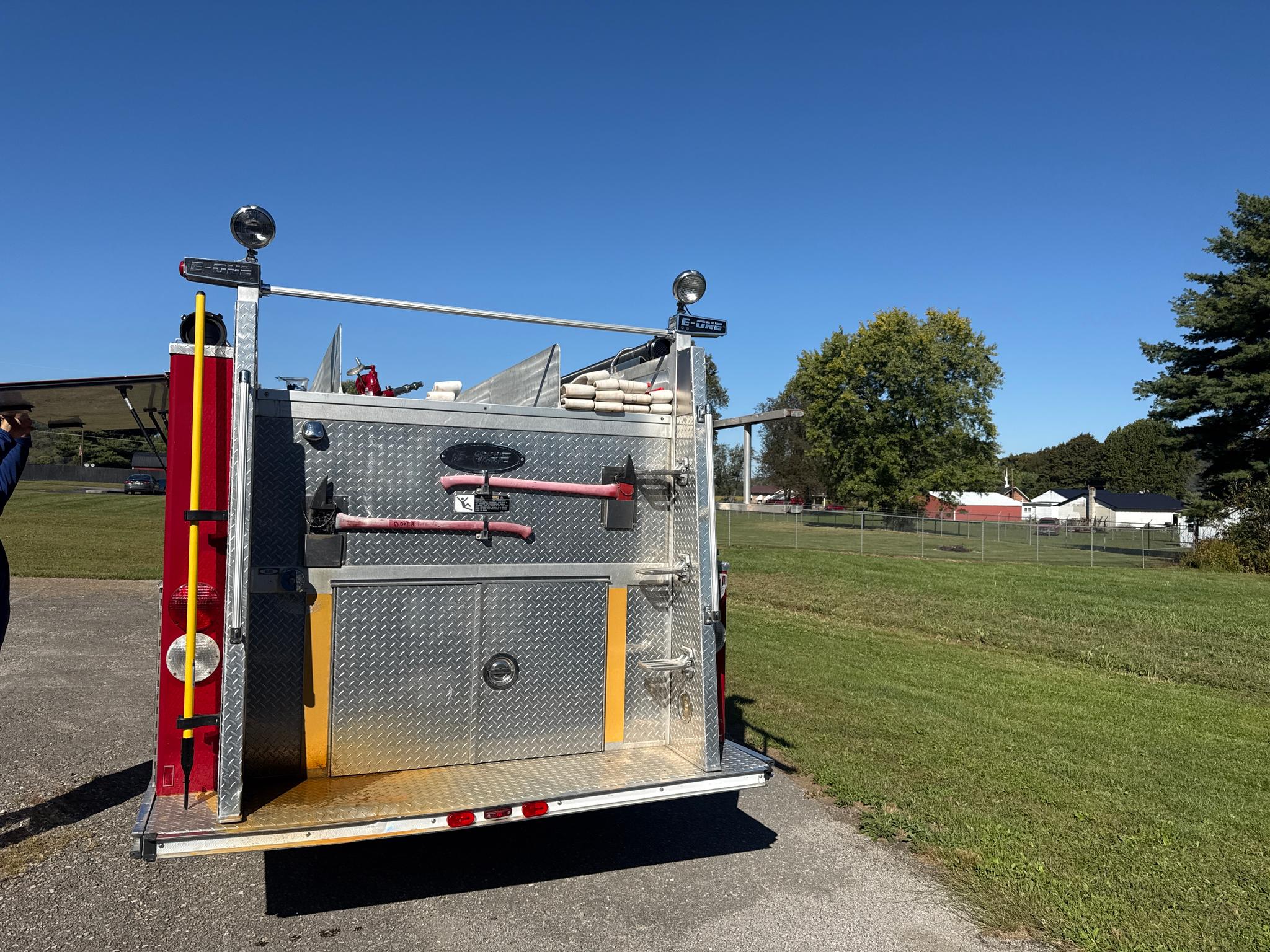 1994 E-One Ford Pumper - image 4