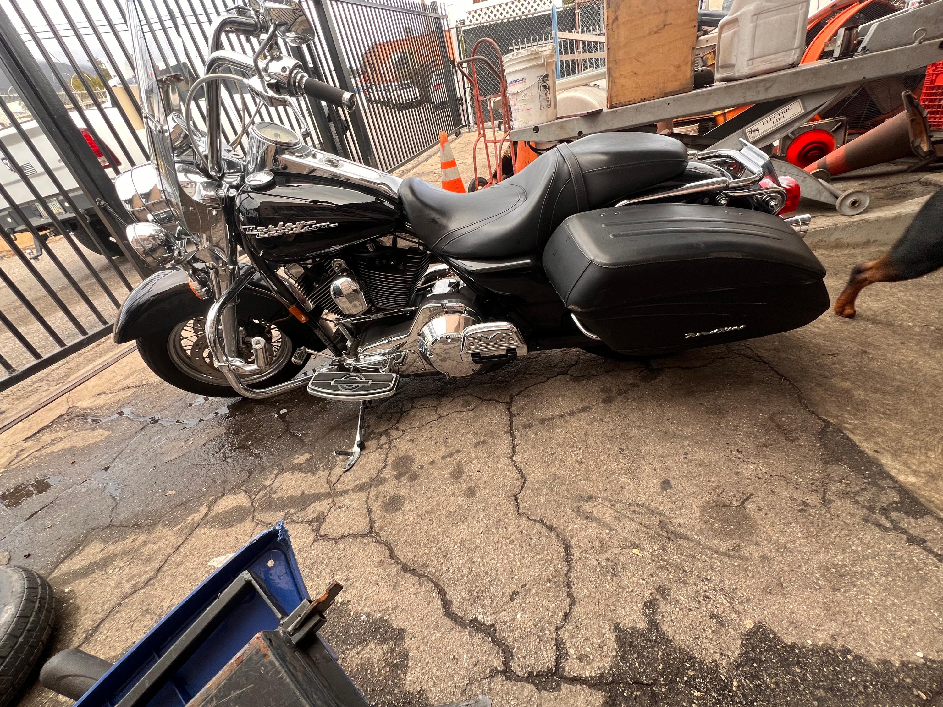 2006 Harley Davidson Road King - image 1