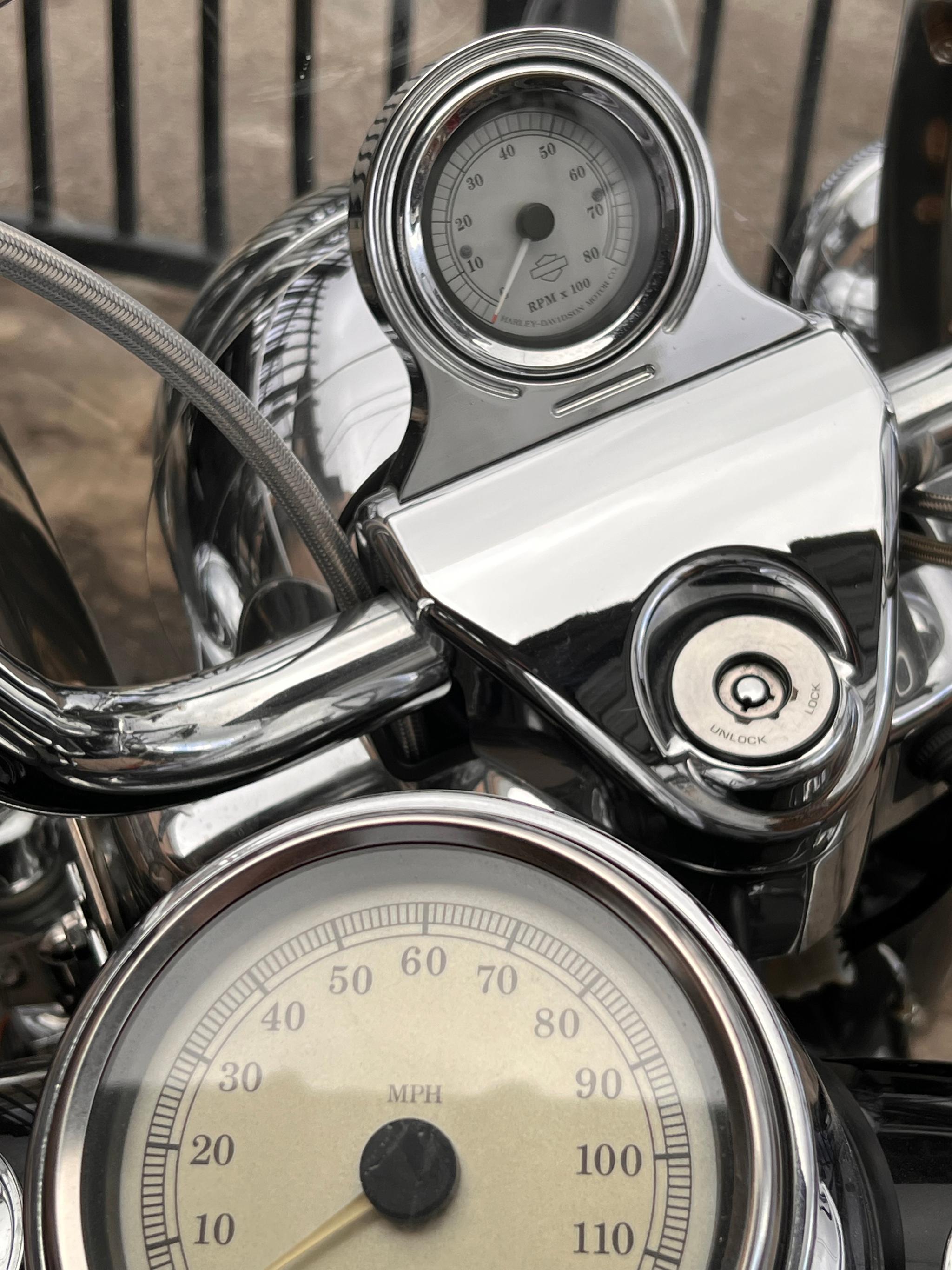 2006 Harley Davidson Road King - image 4