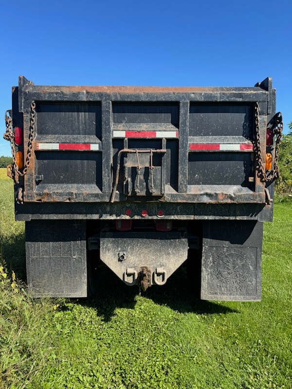2000 International 4900 Dump Truck - image 7