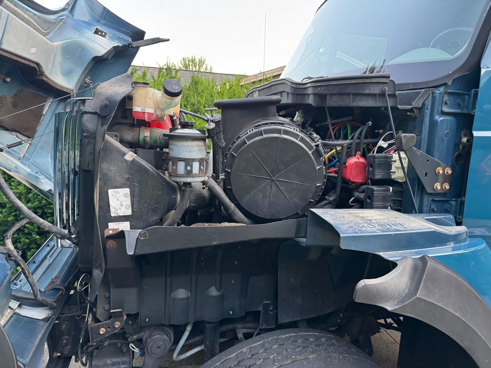 2008 International Workstar 7600 Sleeper Tractor - image 15