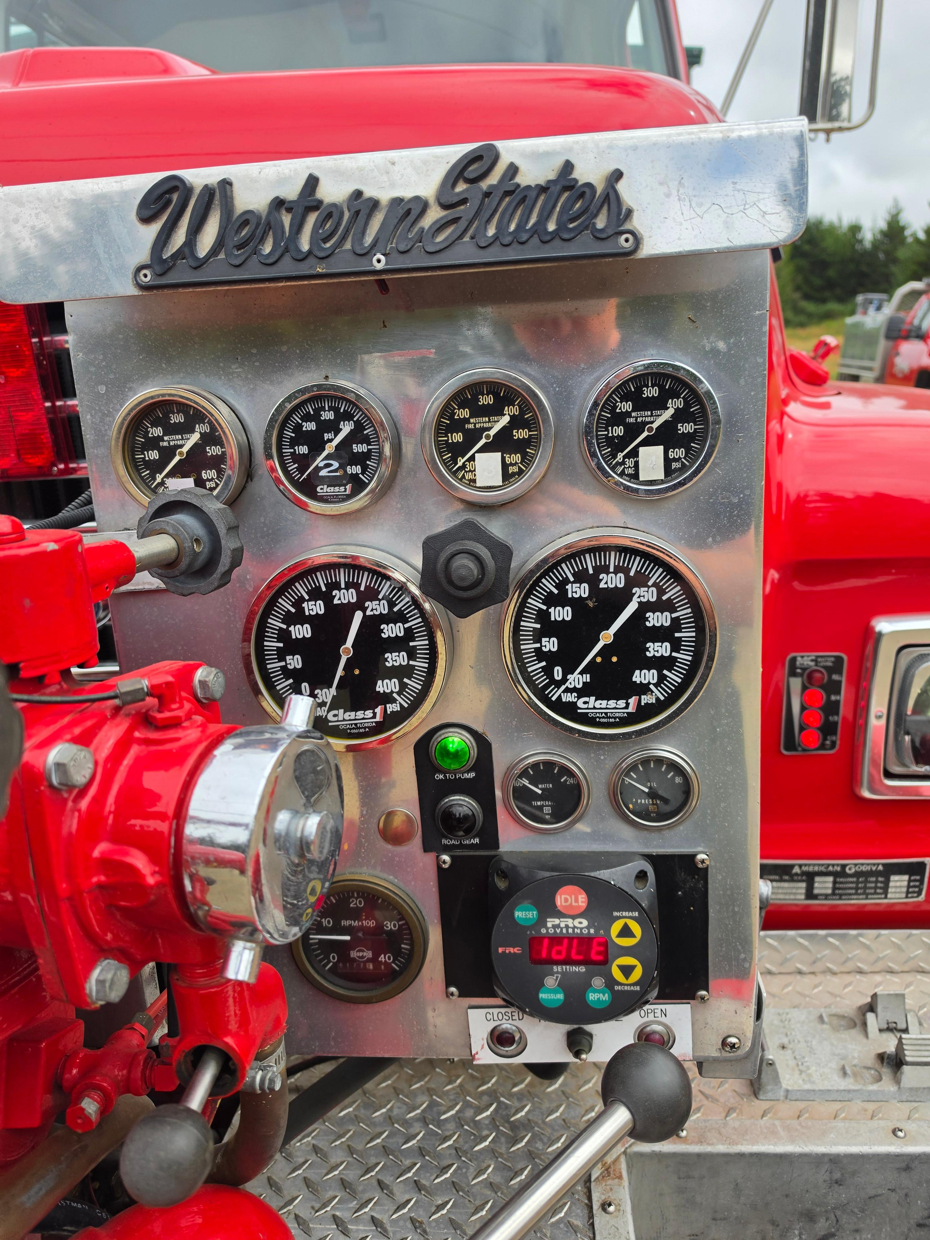 1989 Ford Pumper - image 9