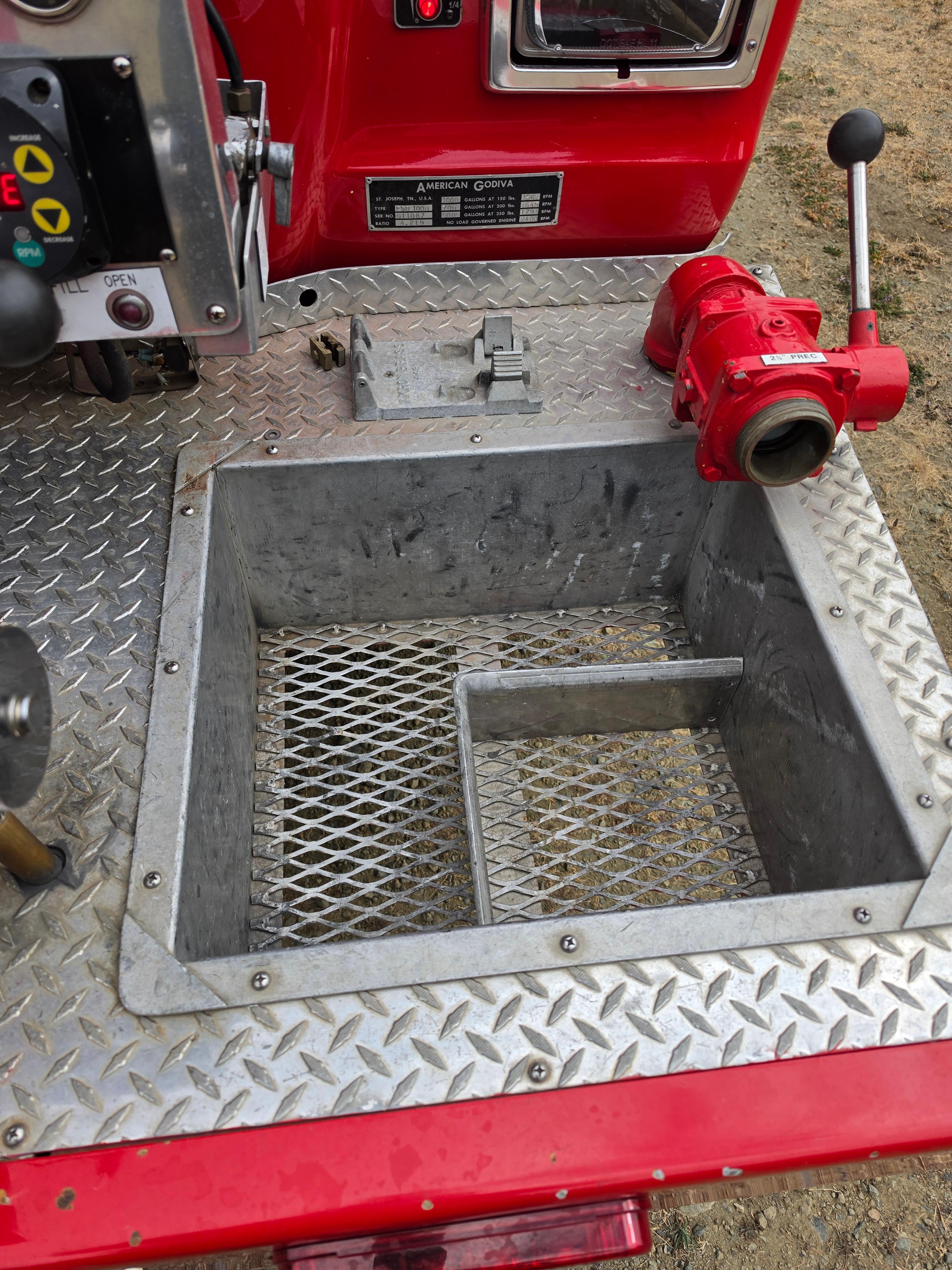 1989 Ford Pumper - image 11