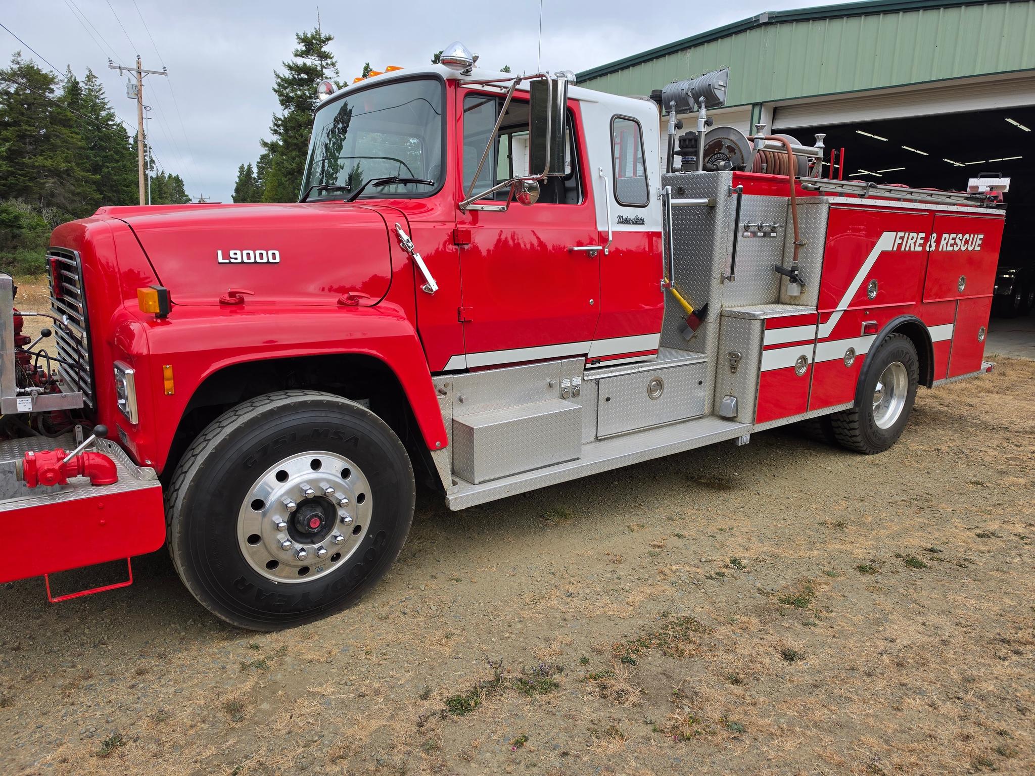 1989 Ford Pumper - image 2