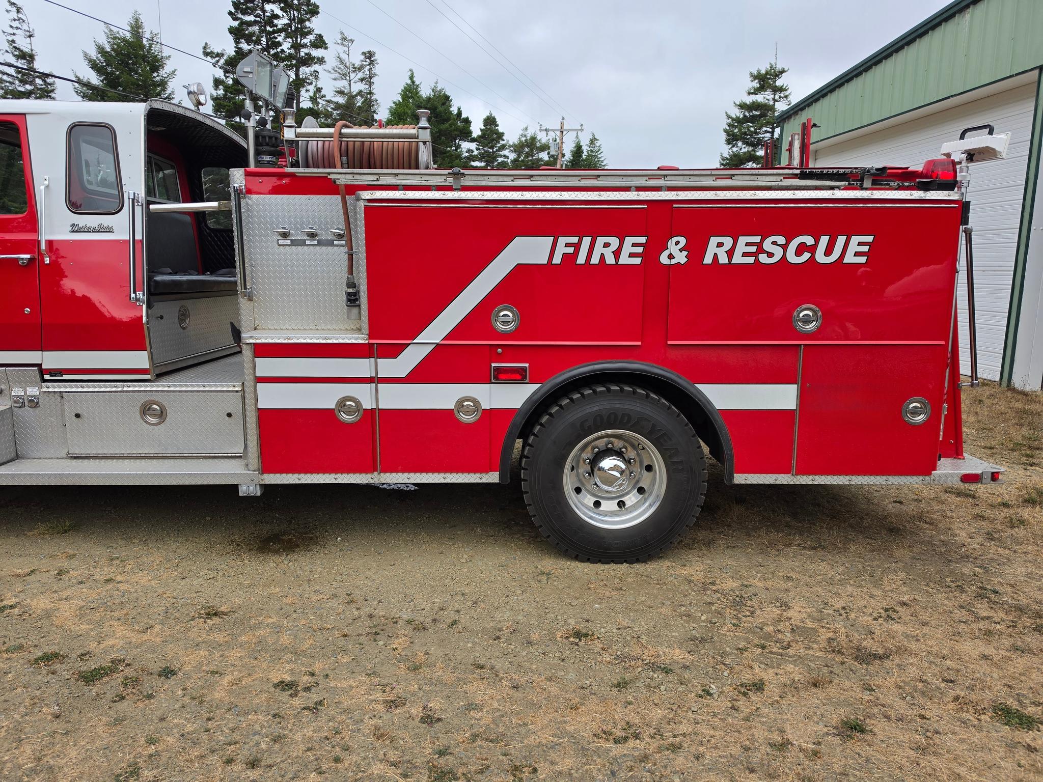 1989 Ford Pumper - image 3