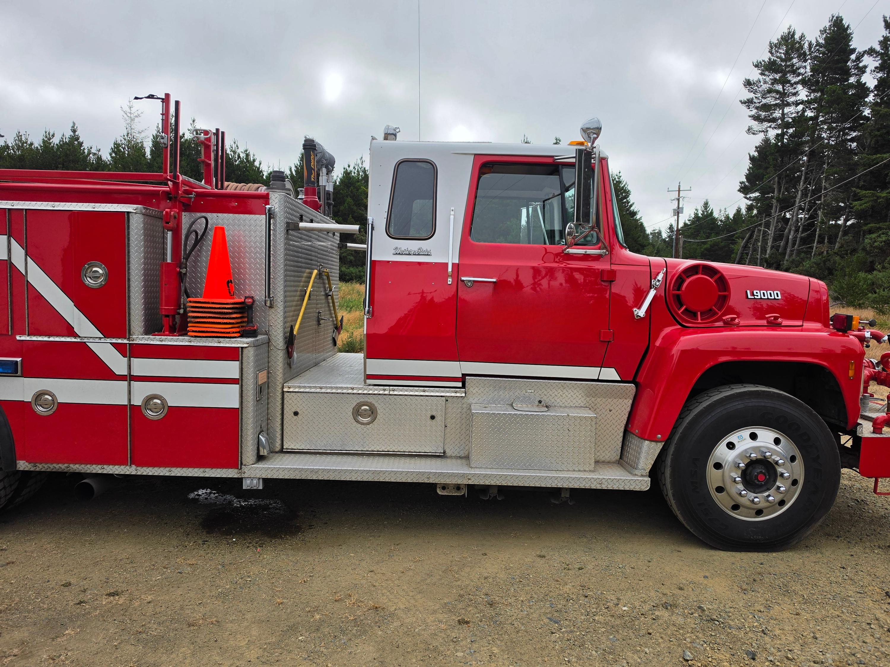 1989 Ford Pumper - image 6