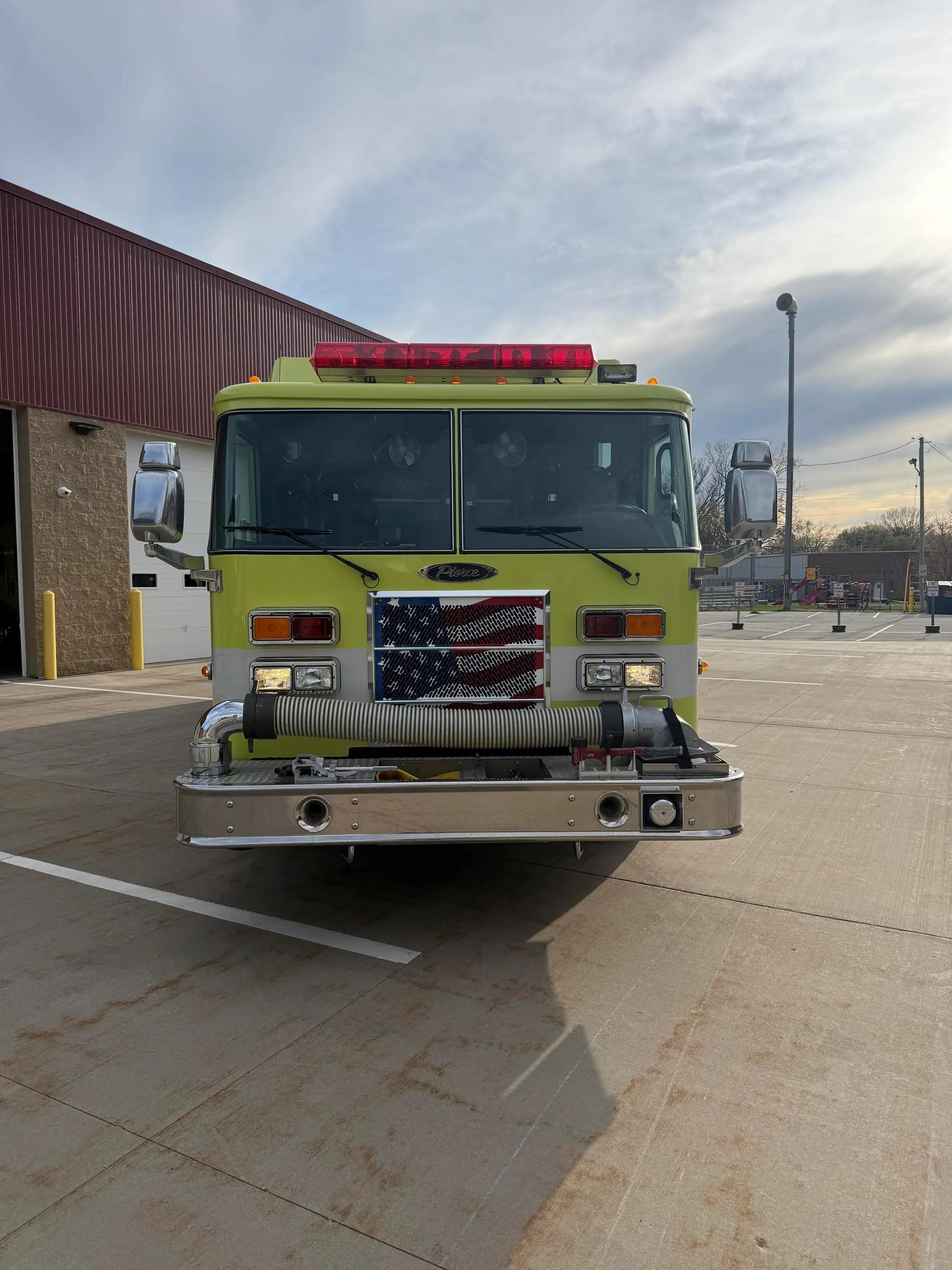 2006 Pierce Dash 2000 HDRP Pumper - image 4