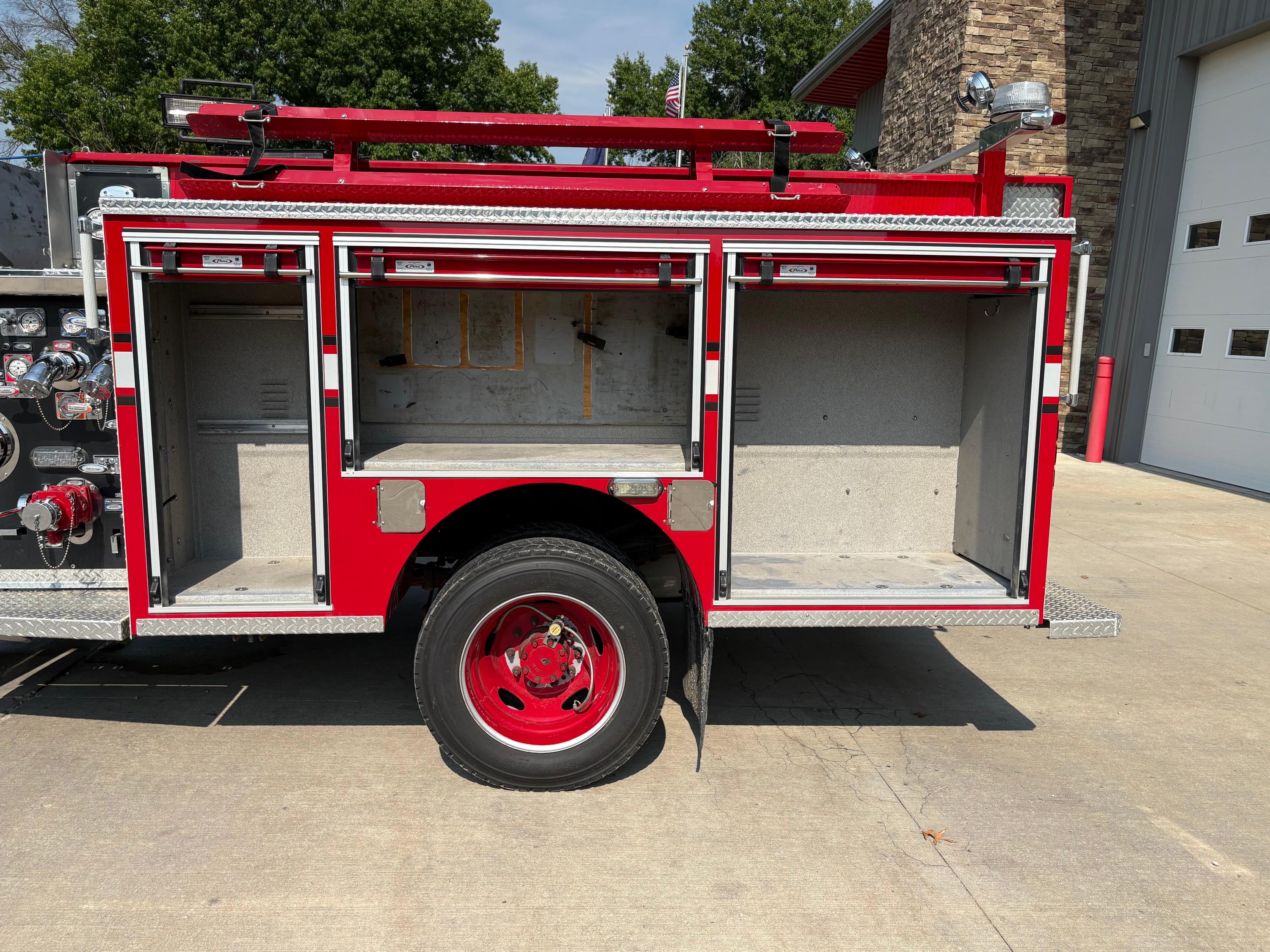2011 Pierce Ford 4x4 Mini Pumper - image 7