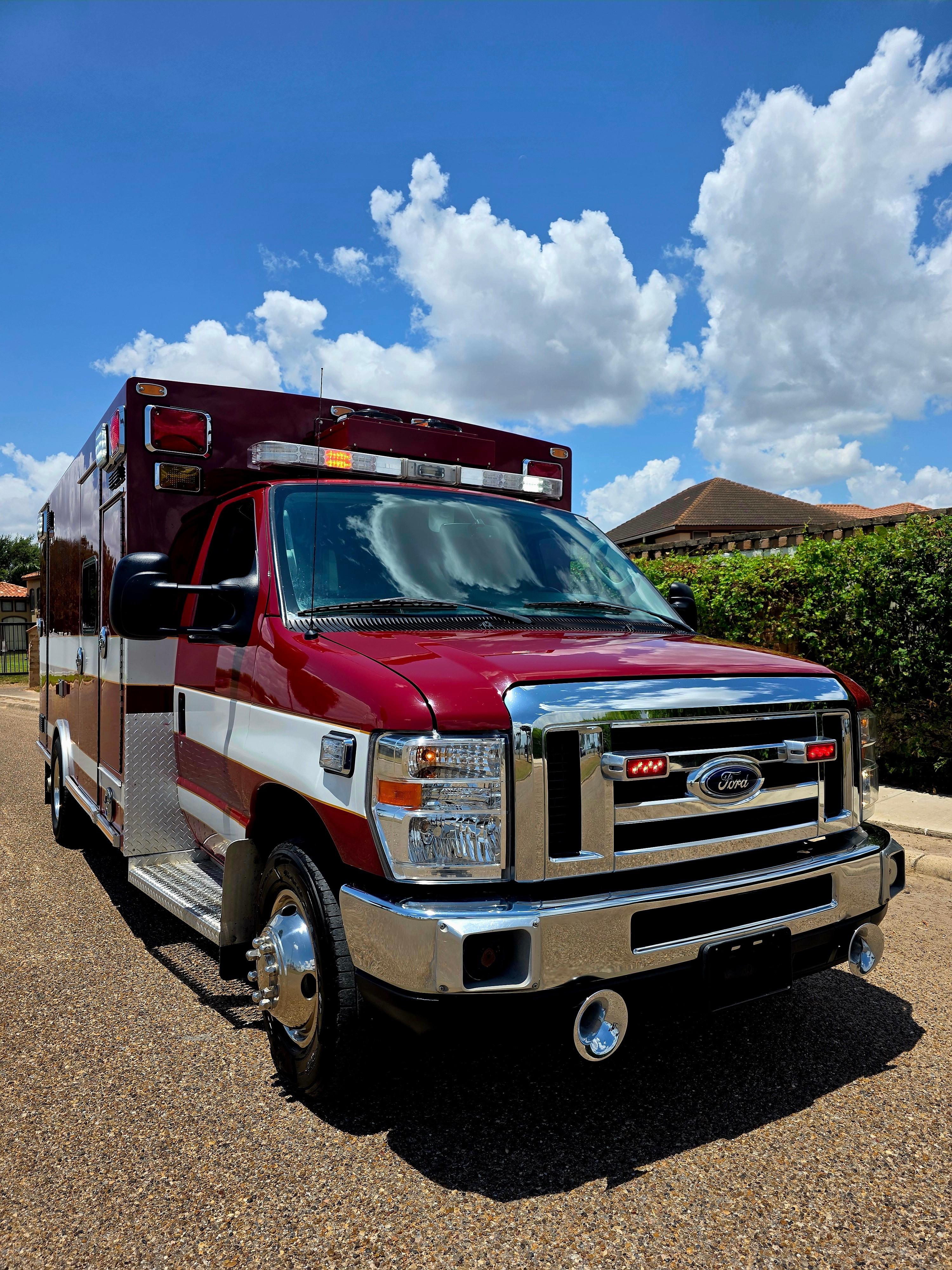 2016 Braun Ford Type III Ambulance - image 2