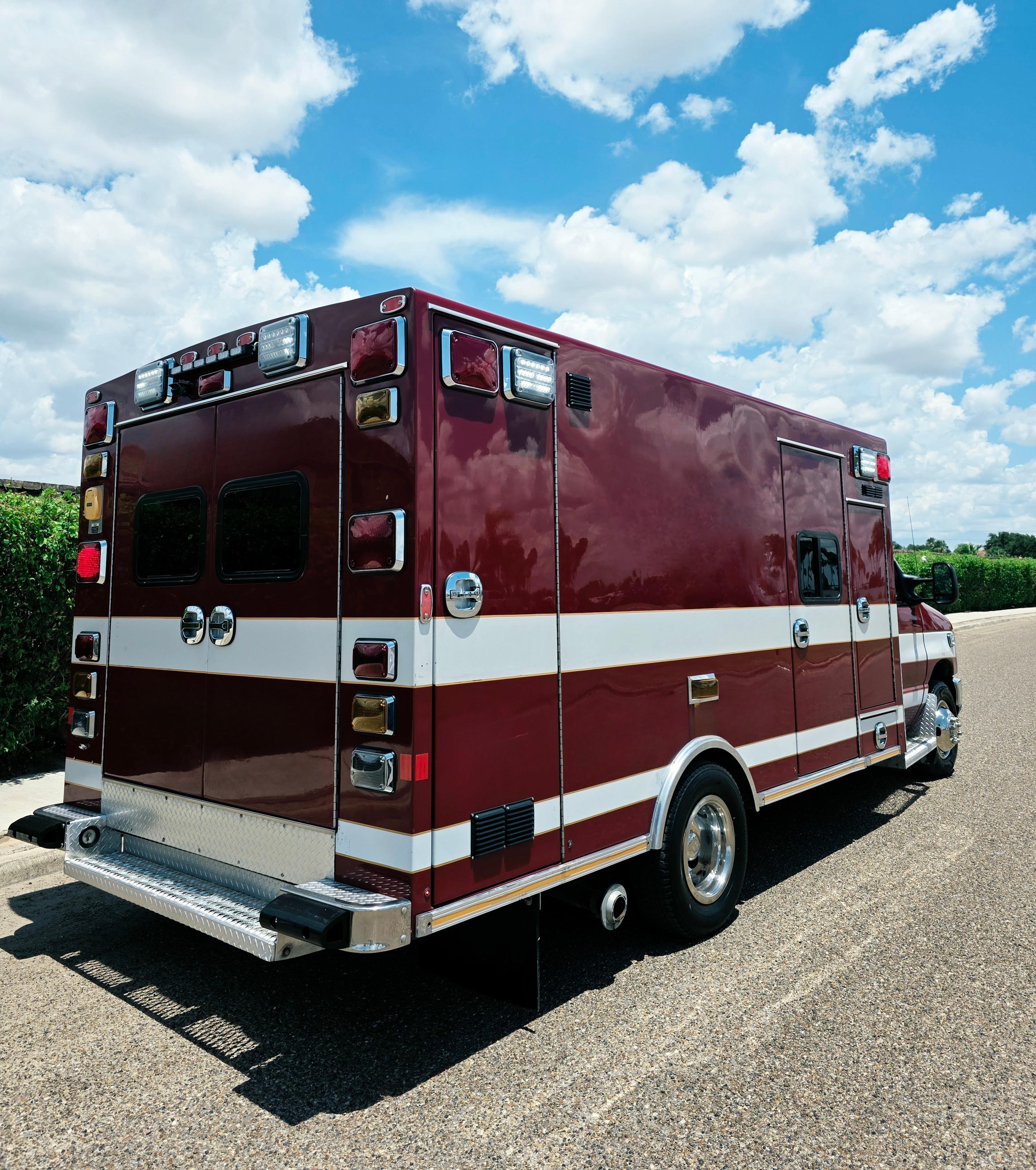 2016 Braun Ford Type III Ambulance - image 5