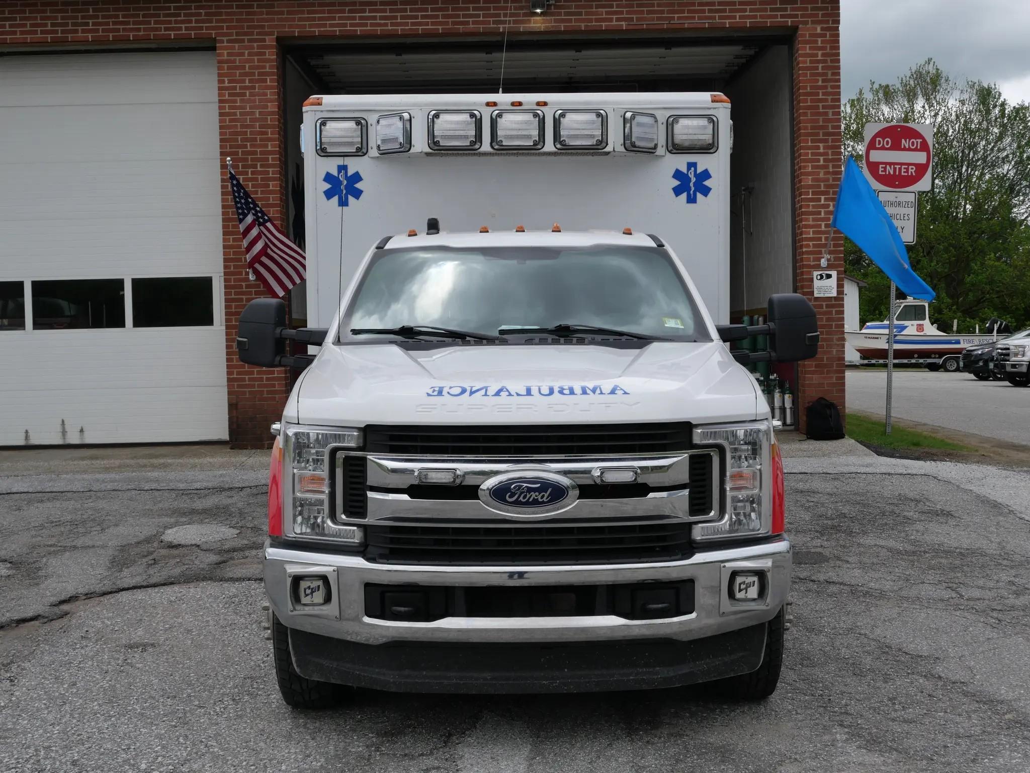 2017 Wheeled Coach 4x4 Ford F-350 Type I - image 2
