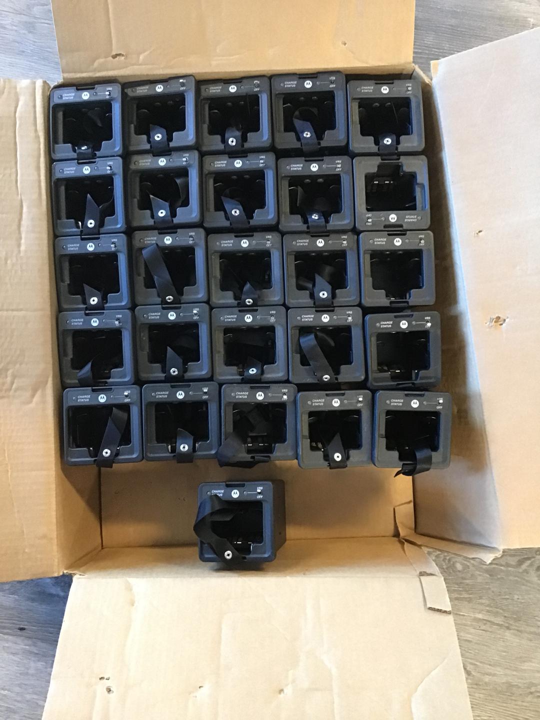 MOTOROLA VEHICLE CHARGERS MODEL WPLN4208B