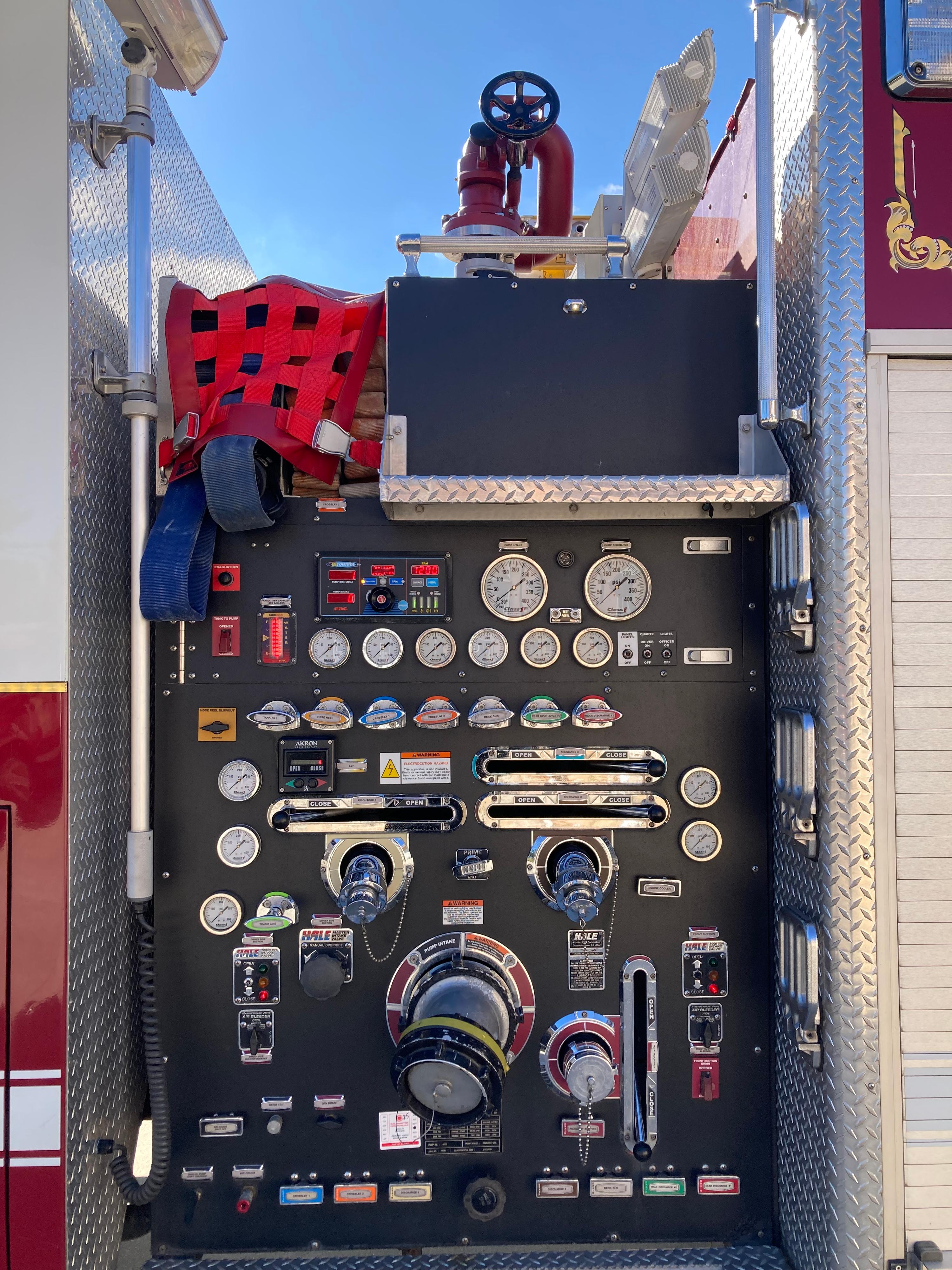 2009 KME Predator Pumper - image 8