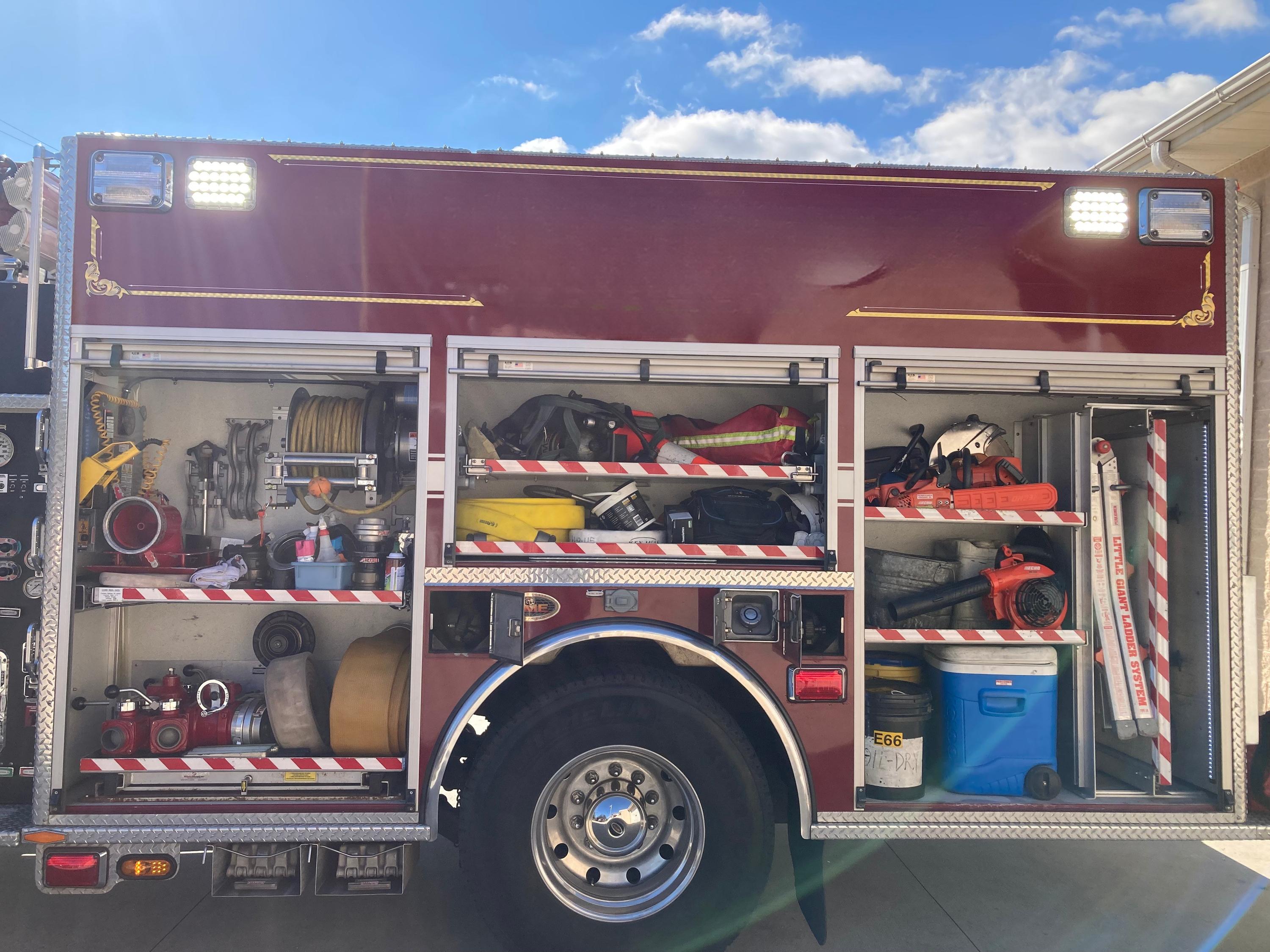 2009 KME Predator Pumper - image 12