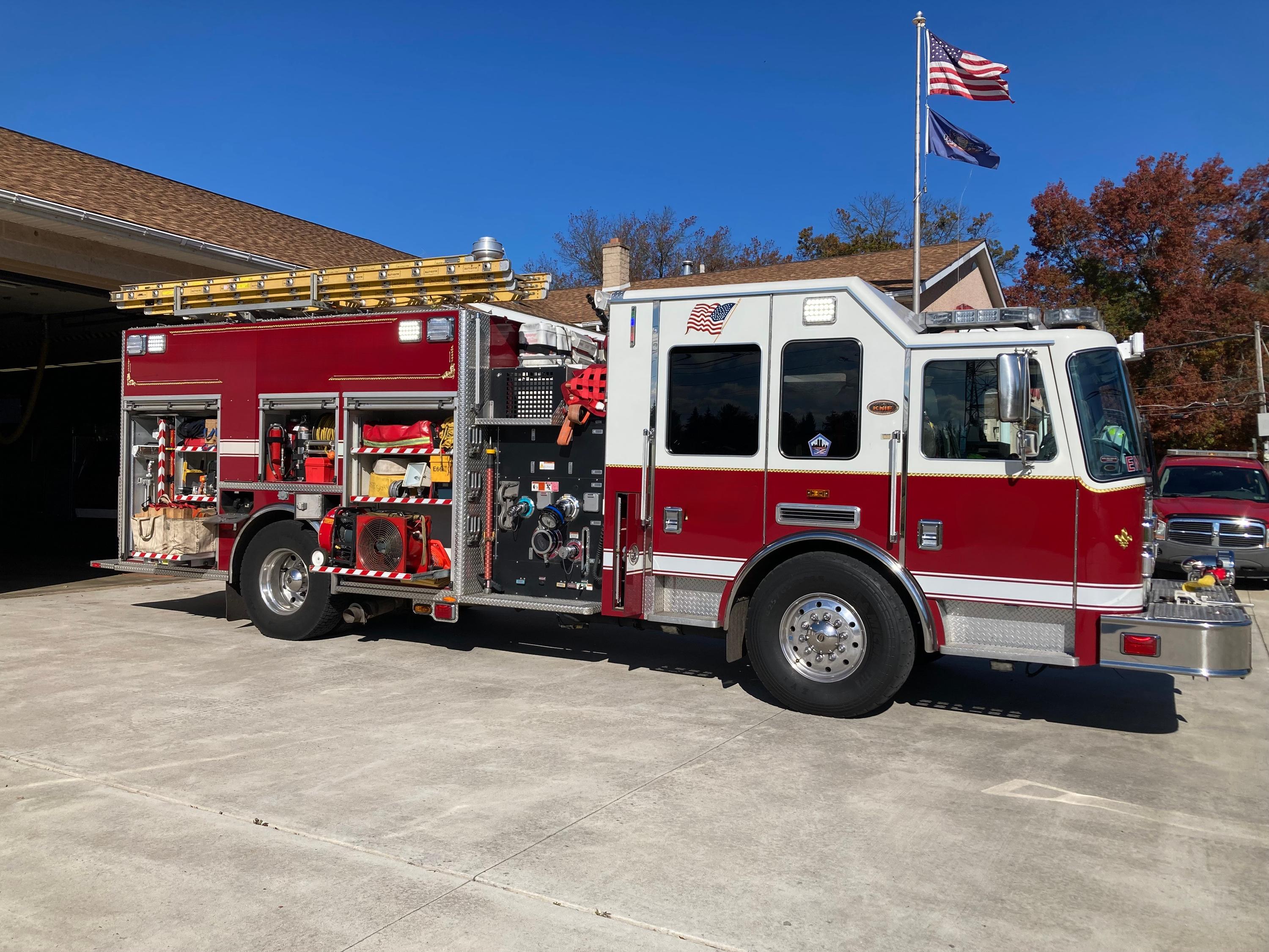 2009 KME Predator Pumper - image 17