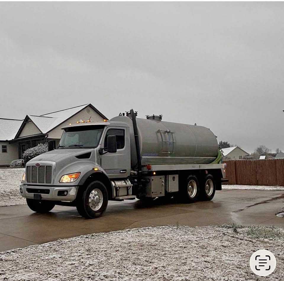 2023 Peterbilt 548 Septic