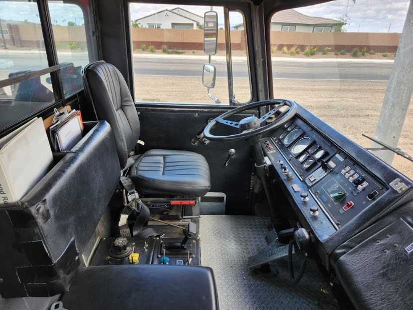 1986 Pierce E-2651 Fire Truck — photo 7