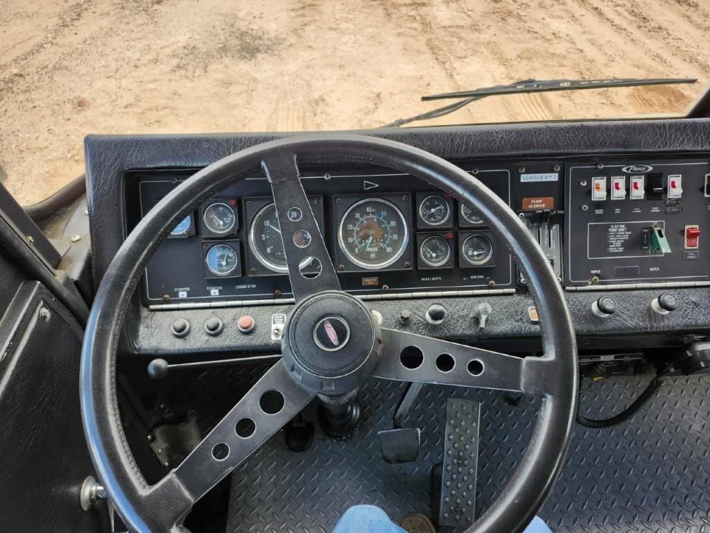 1986 Pierce E-2651 Fire Truck - image 9