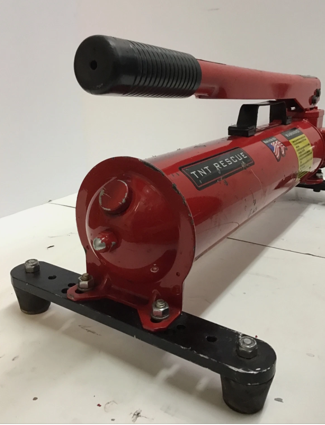 TNT Rescue HDP Portable Hydraulic Hand Pump (M9) — photo 8