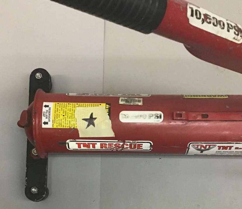 TNT Rescue P157D Model C 10,000 PSI Two-Stage Hydraulic Hand Pump (M10) — photo 8