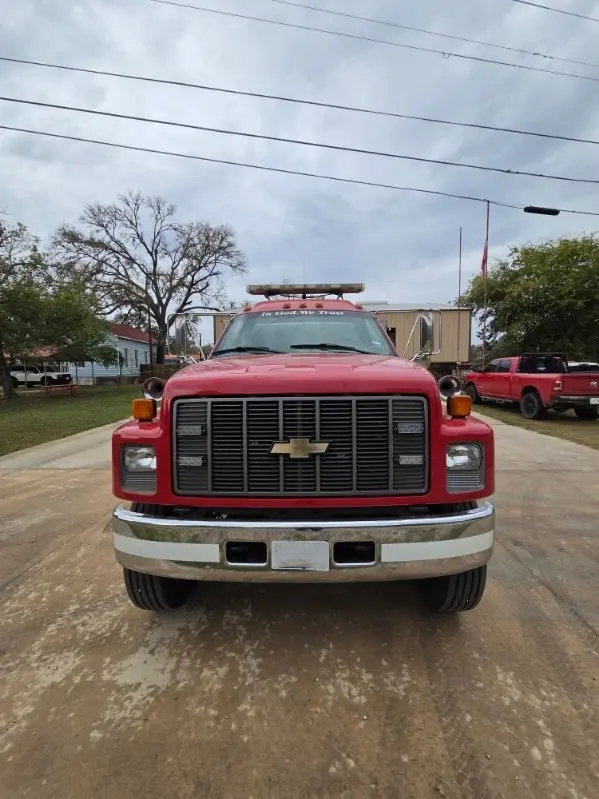 2000 Chevrolet C8500 Tanker - image 8