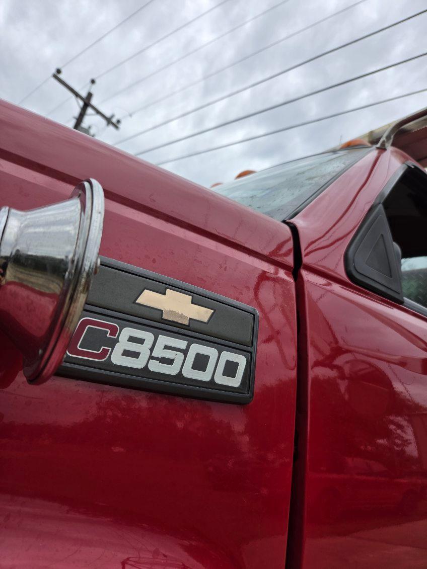 2000 Chevrolet C8500 Tanker - image 33