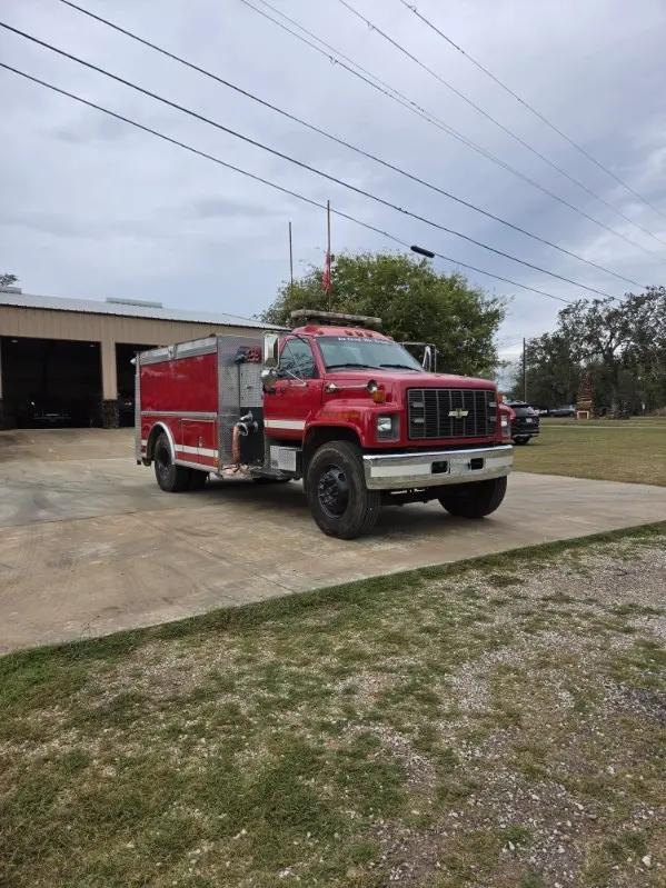 2000 Chevrolet C8500 Tanker - image 4