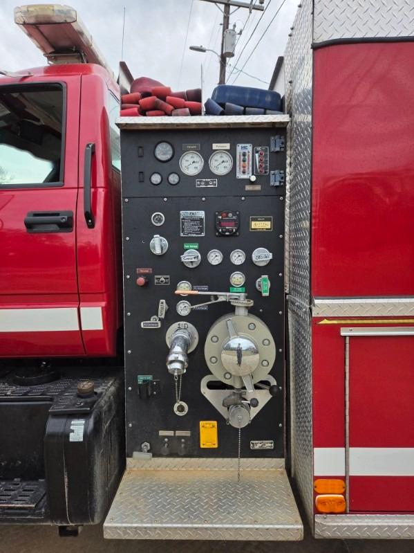2000 Chevrolet C8500 Tanker - image 26