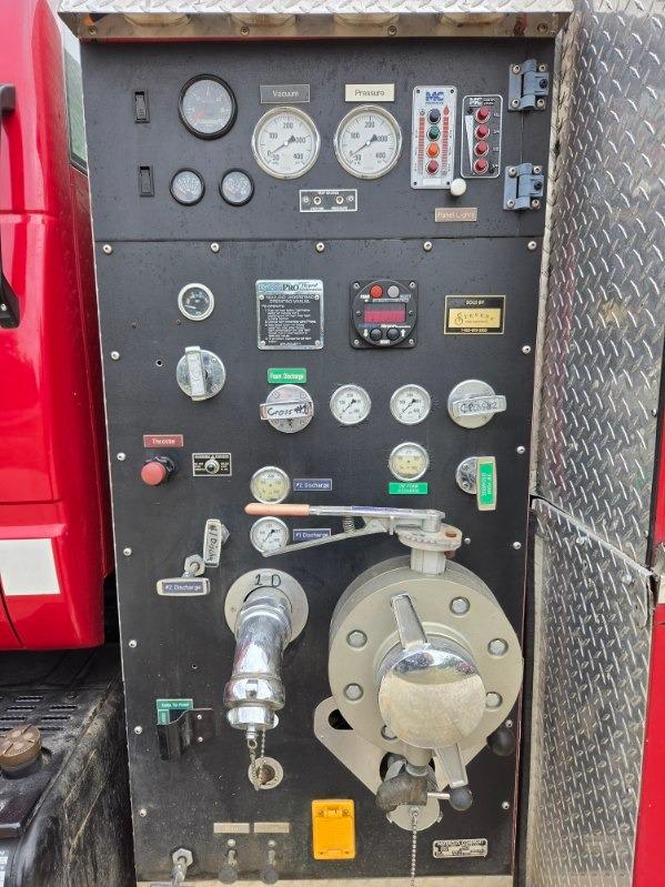 2000 Chevrolet C8500 Tanker - image 27