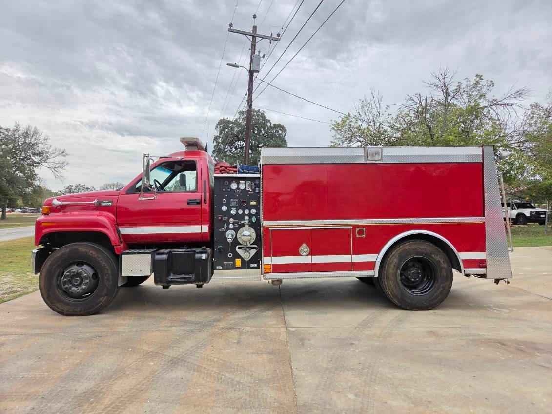 2000 Chevrolet C8500 Tanker - image 1