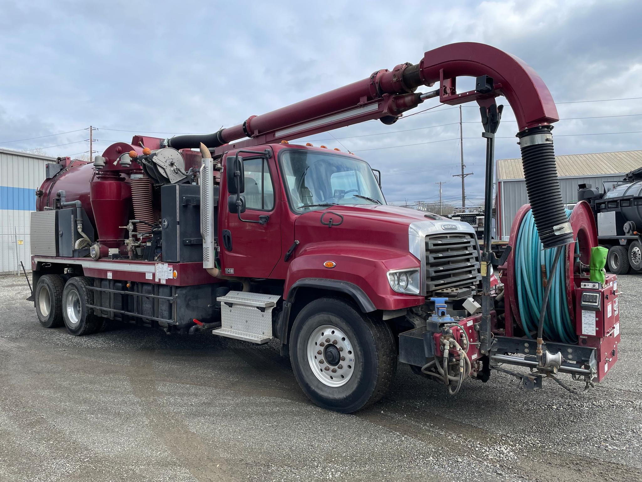 2018 Freightliner Vac-Con Combination - image 1