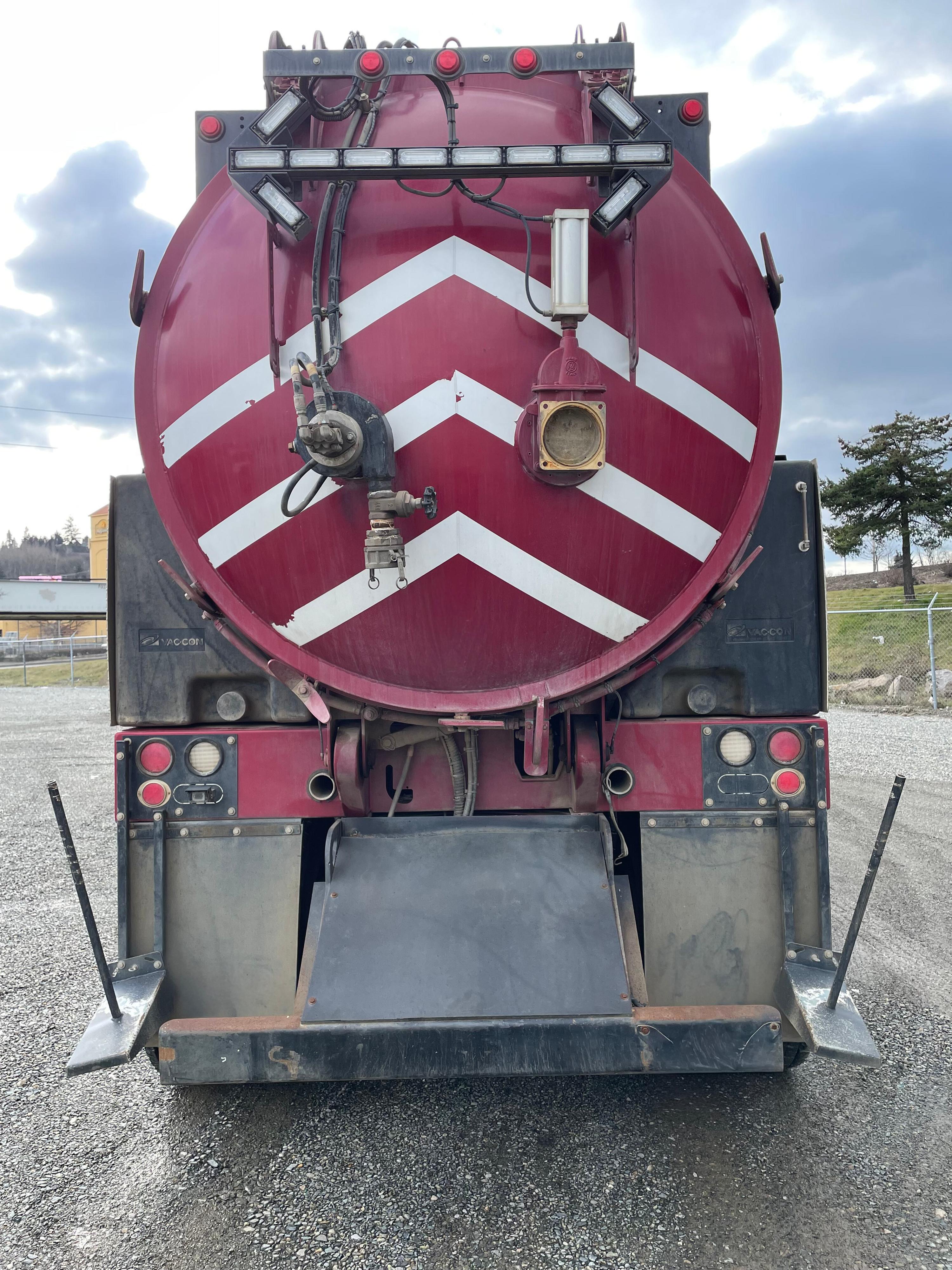 2018 Freightliner Vac-Con Combination - image 5