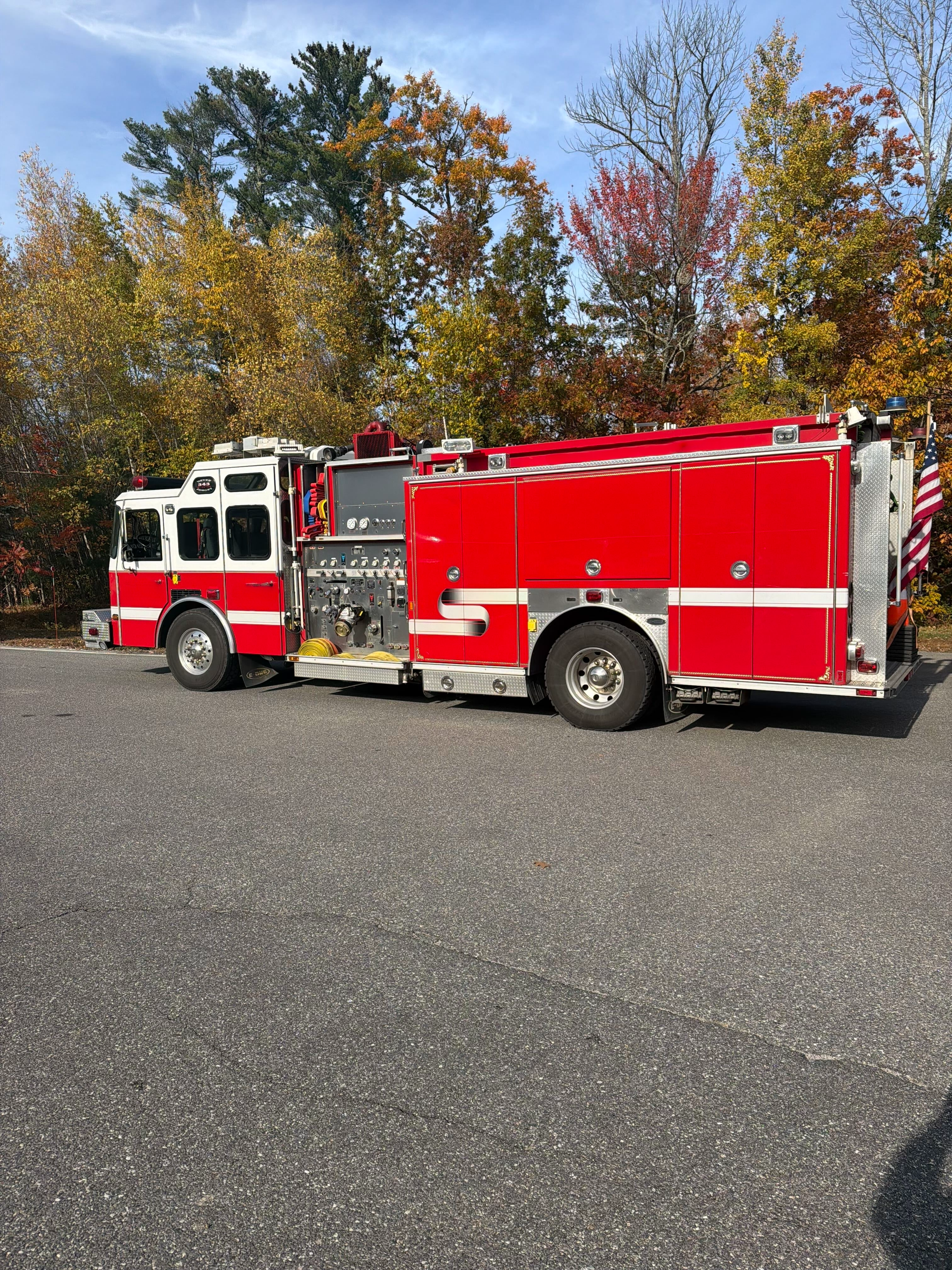 2005 E-One Rescue Pumper - image 5
