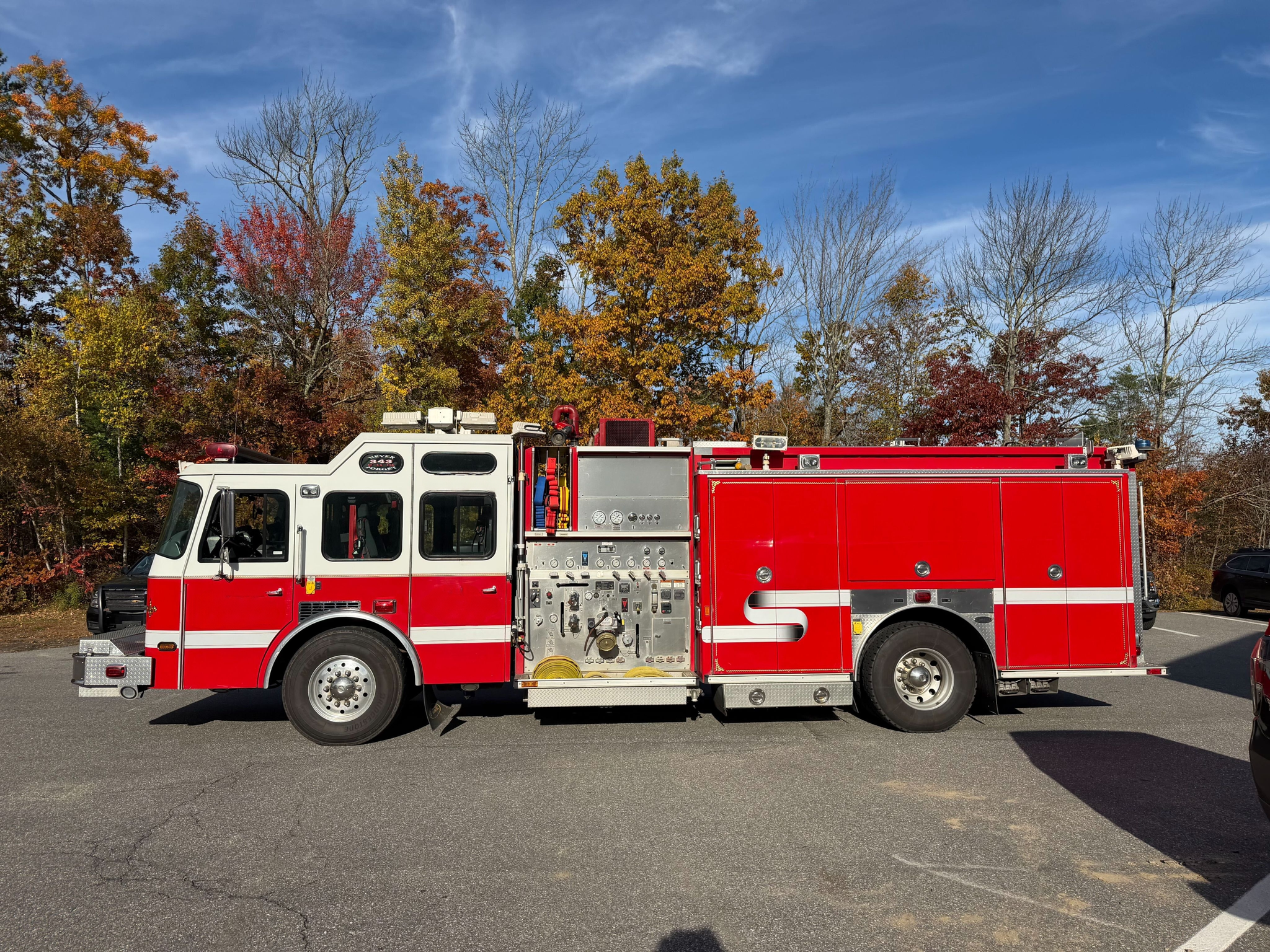 2005 E-One Rescue Pumper - image 1