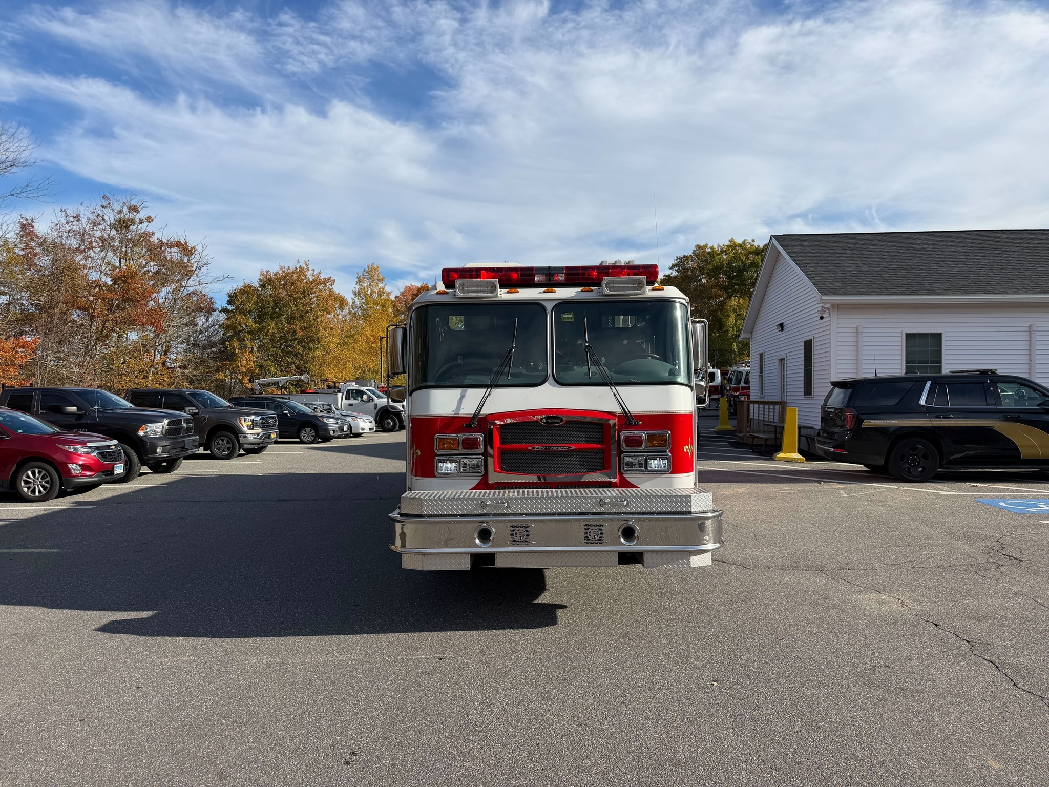 2005 E-One Rescue Pumper - image 2
