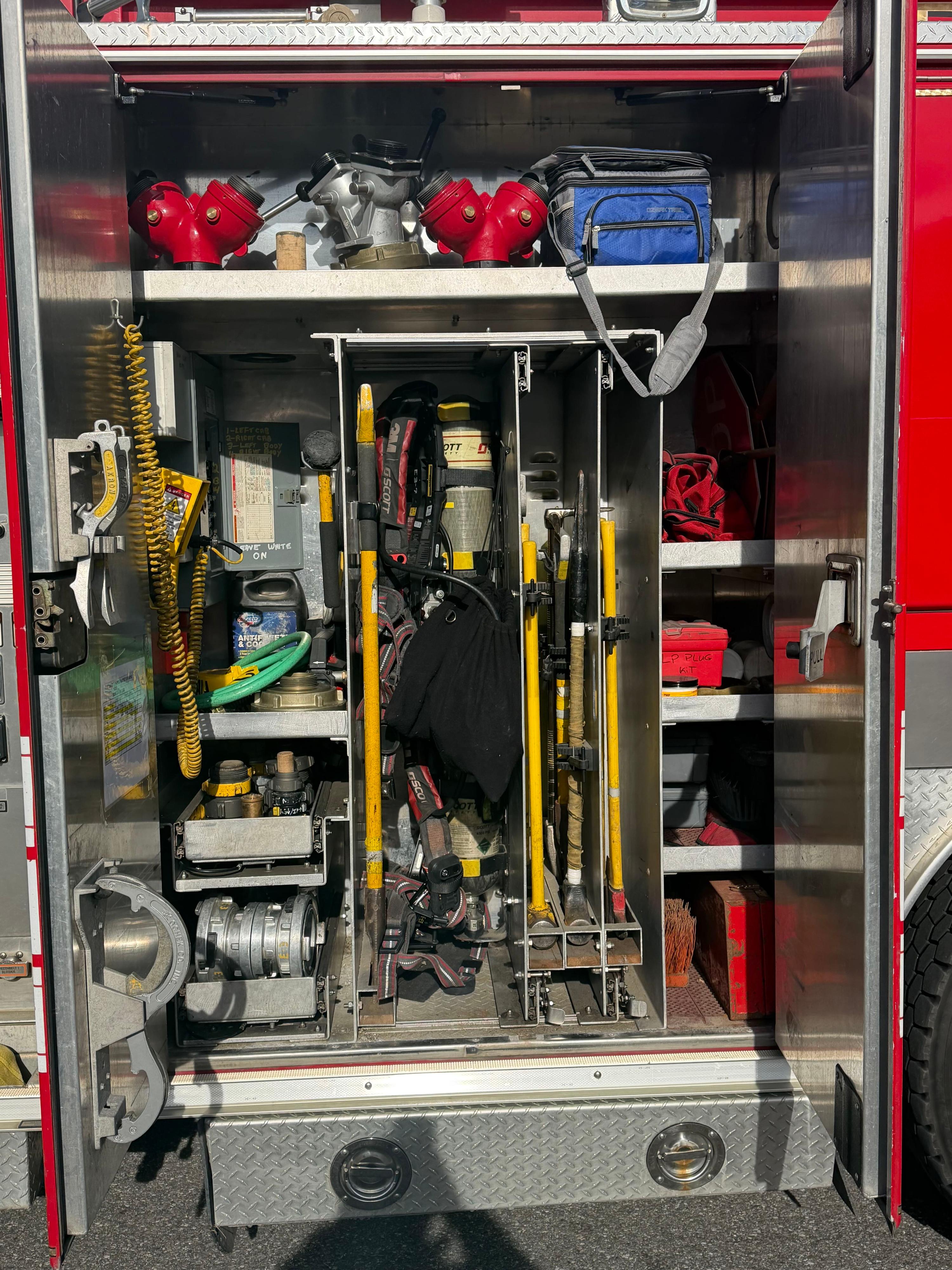 2005 E-One Rescue Pumper - image 15