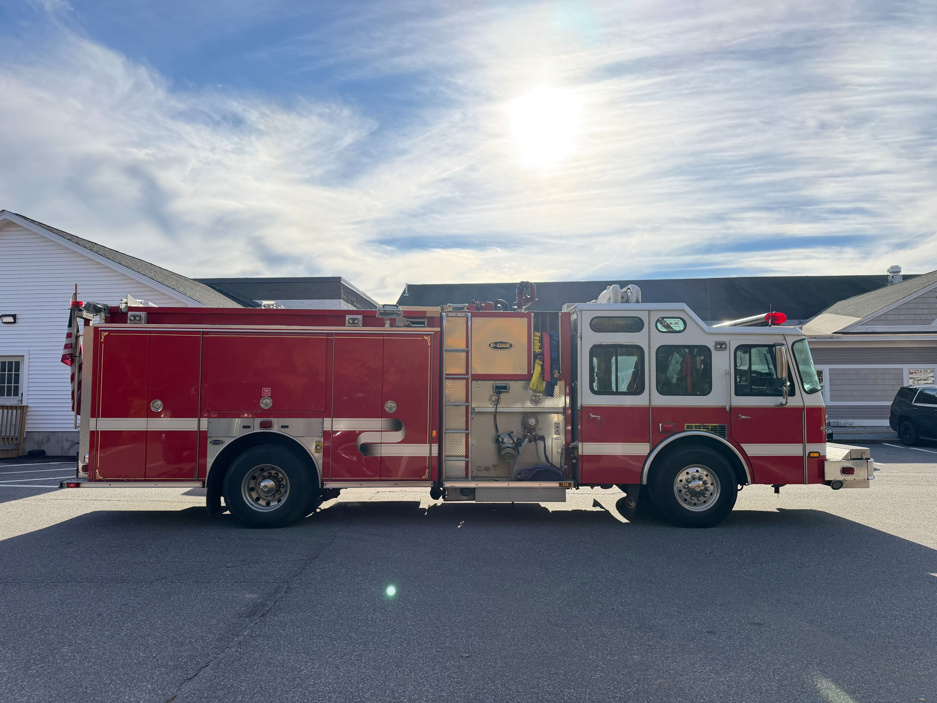 2005 E-One Rescue Pumper - image 4